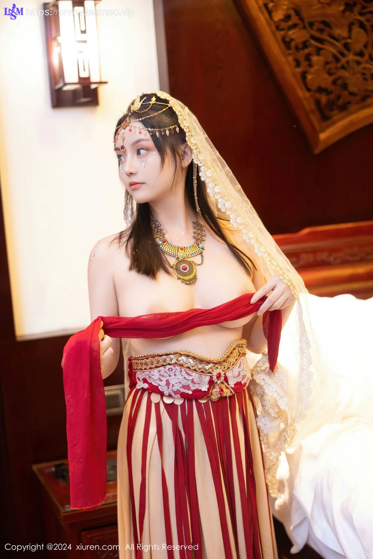 XiuRen 秀人 No.8349 豆瓣酱 红色西域服饰性感写真 - 74