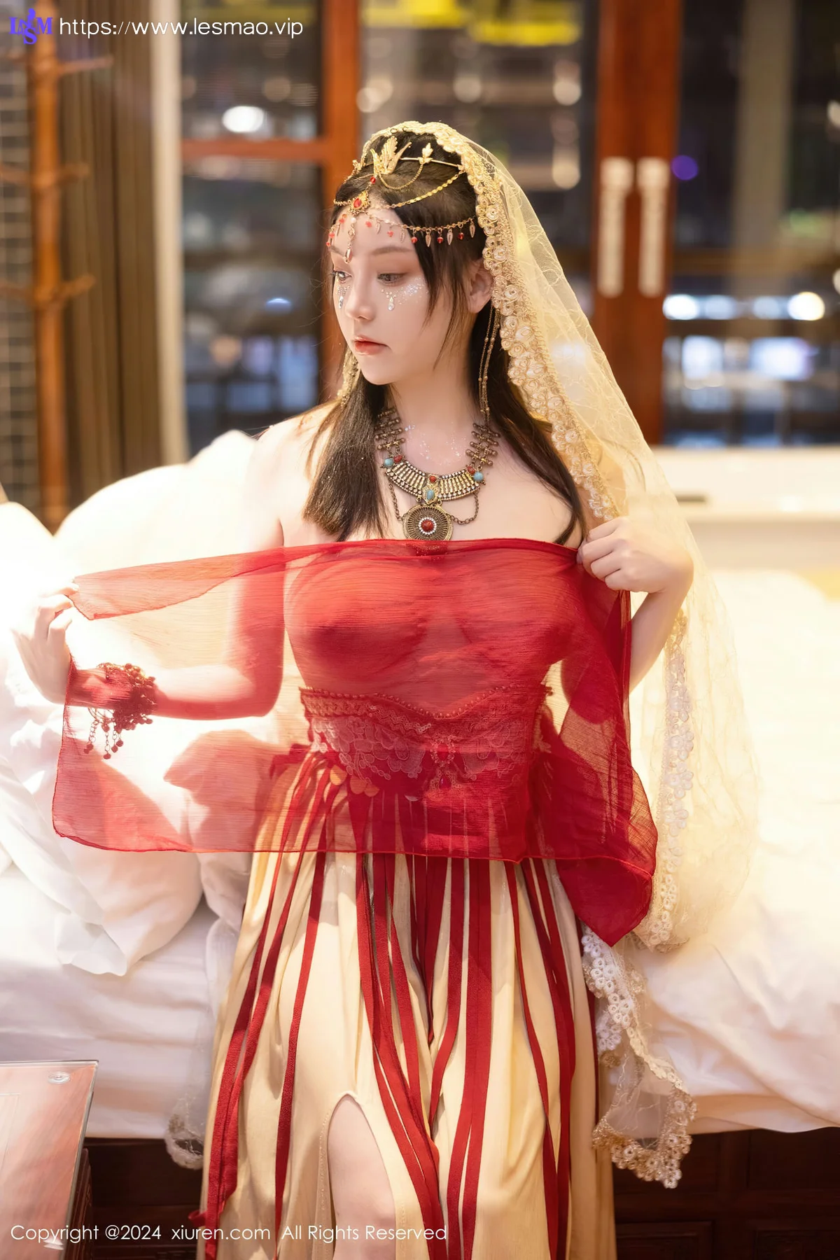 XiuRen 秀人 No.8349 豆瓣酱 红色西域服饰性感写真 - 81