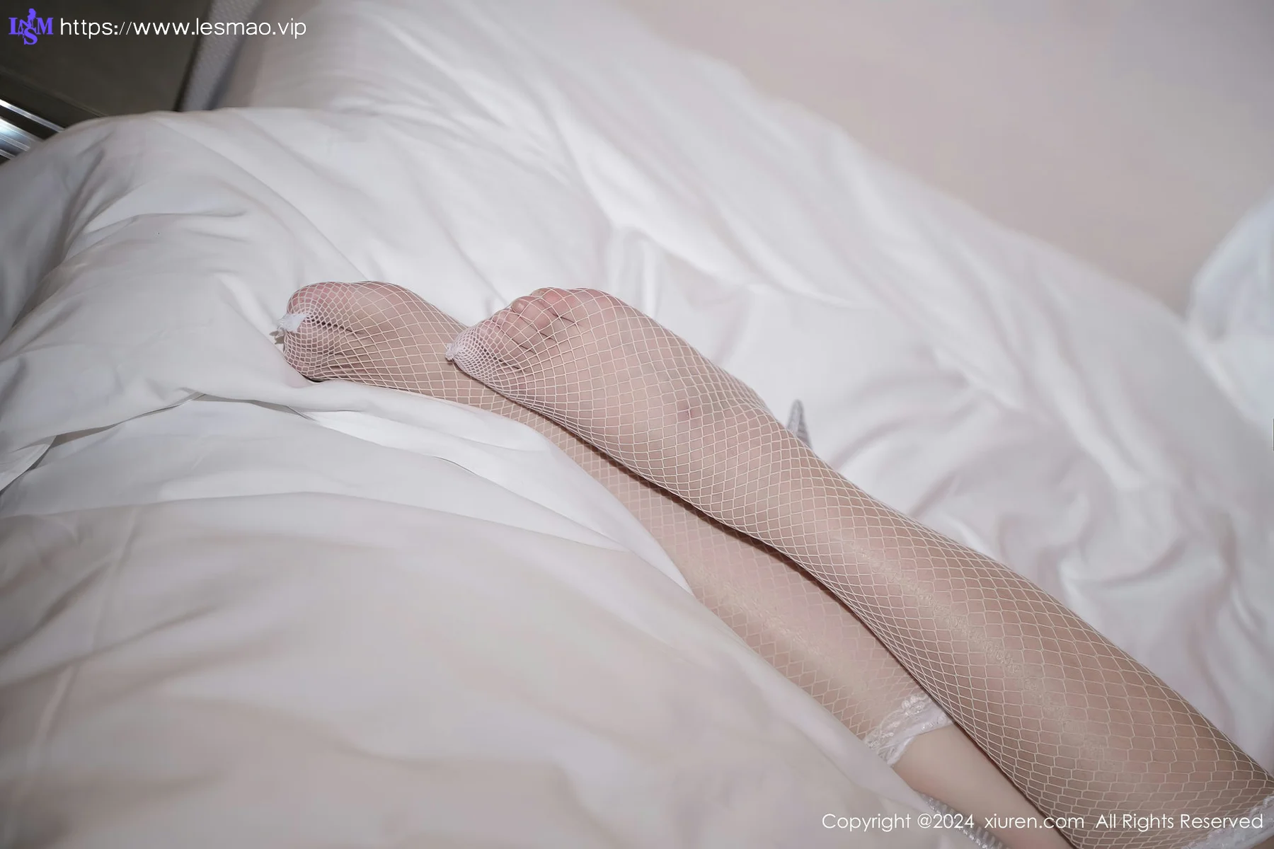 XiuRen 秀人 No.8358 子沫momo 首套写真白色网袜 - 69