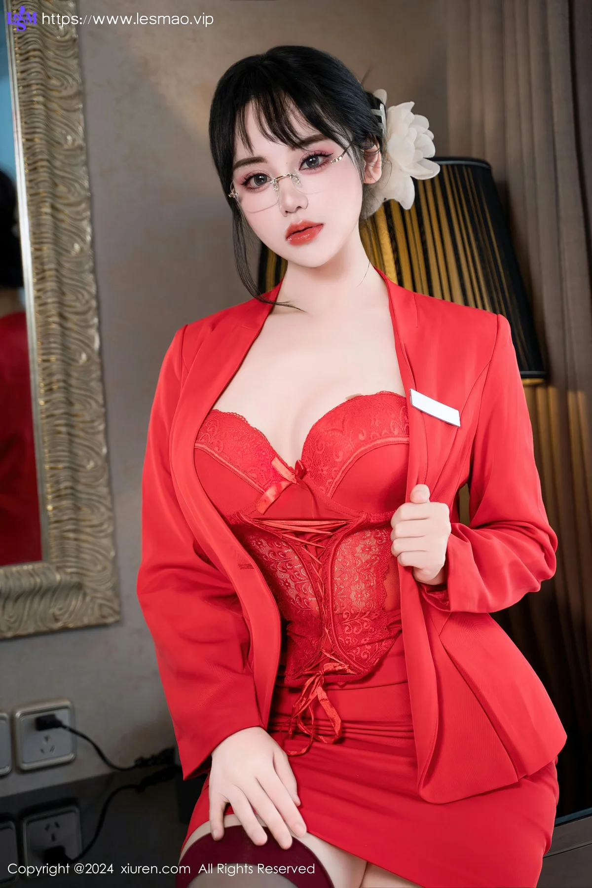XiuRen 秀人 No.8360 汐汐爱吃草莓 XX场所领班系列性感写真22 - 13