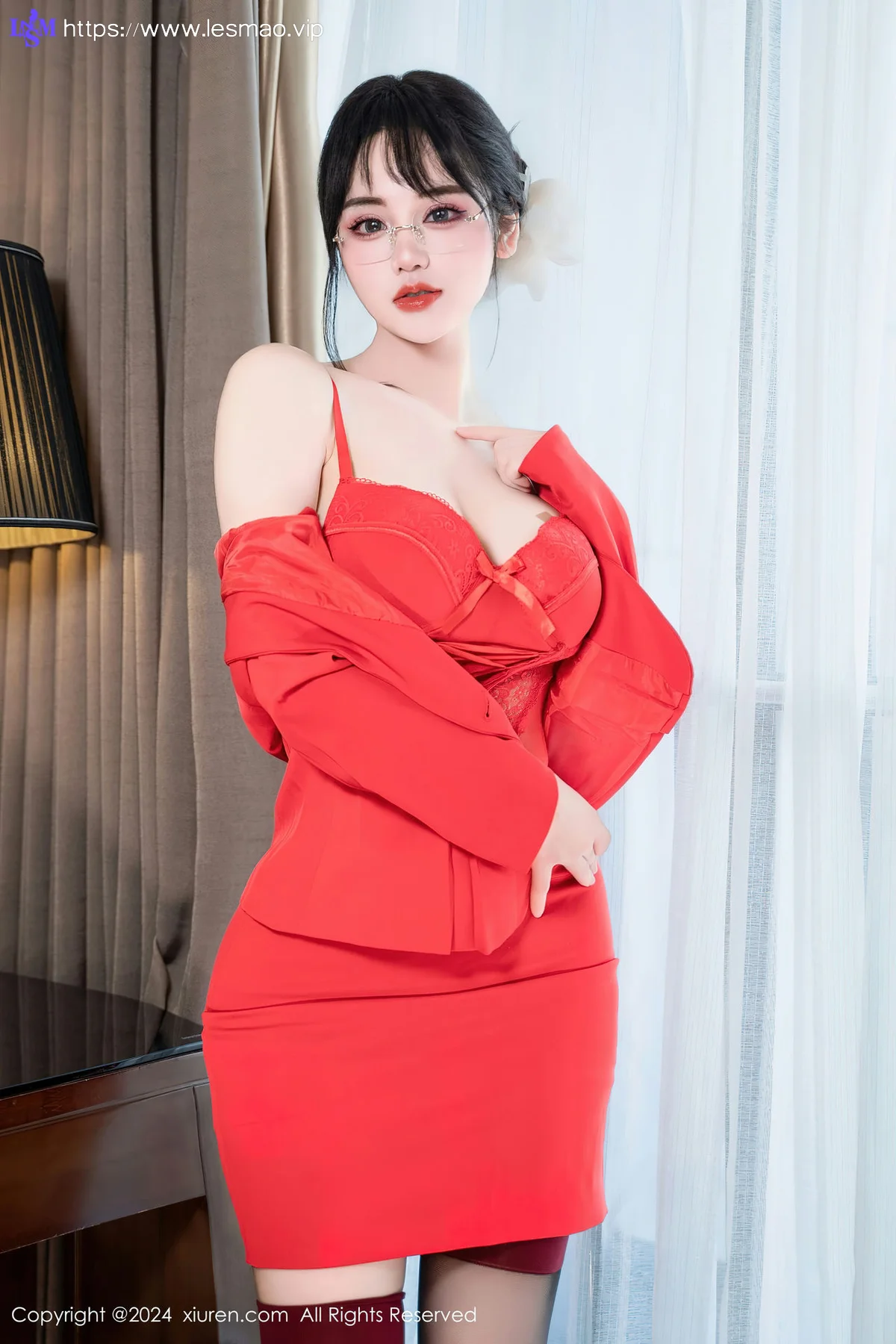 XiuRen 秀人 No.8360 汐汐爱吃草莓 XX场所领班系列性感写真22 - 15