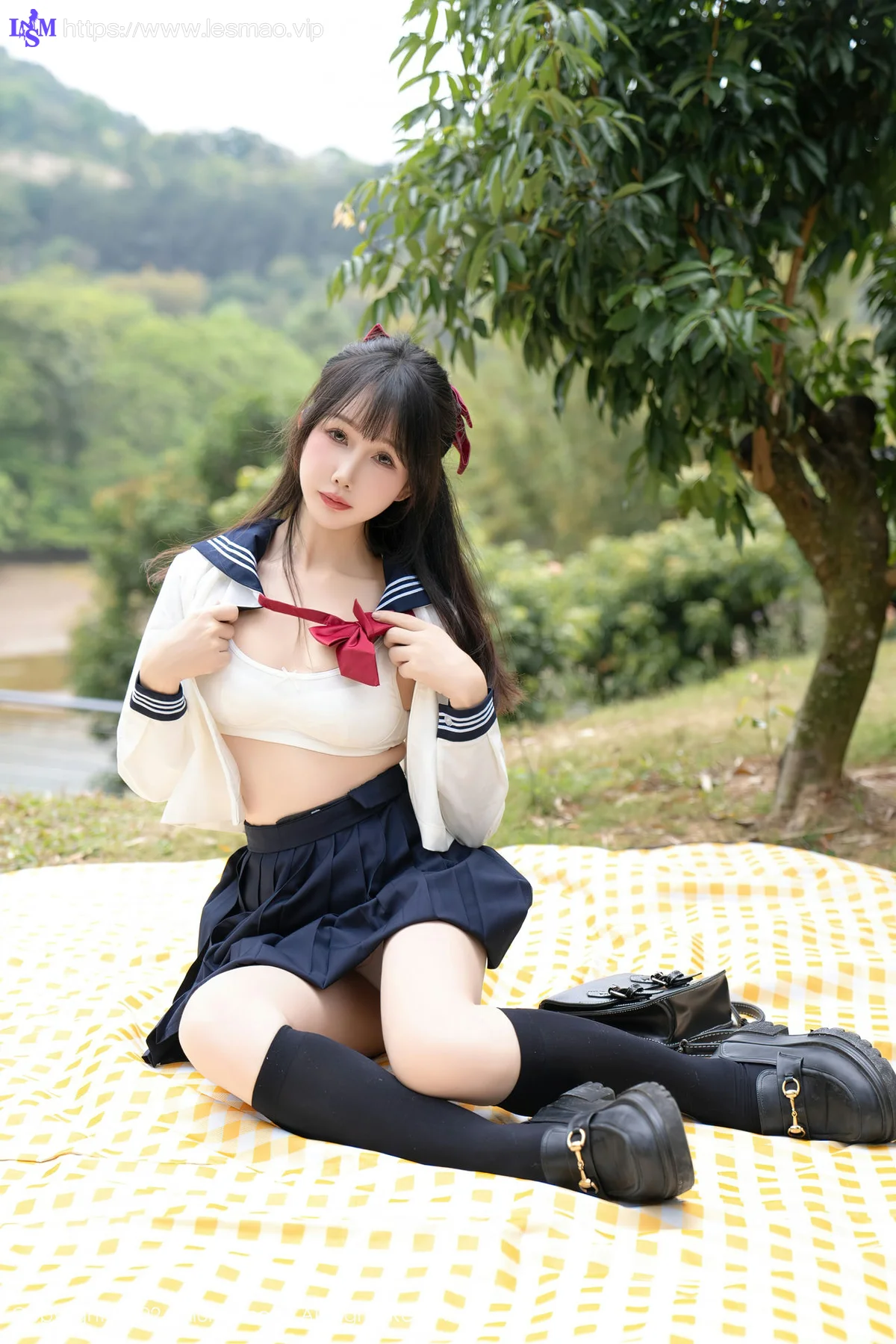 XiuRen 秀人 No.8365 波巧酱 初恋小学妹长白山旅拍 - 43
