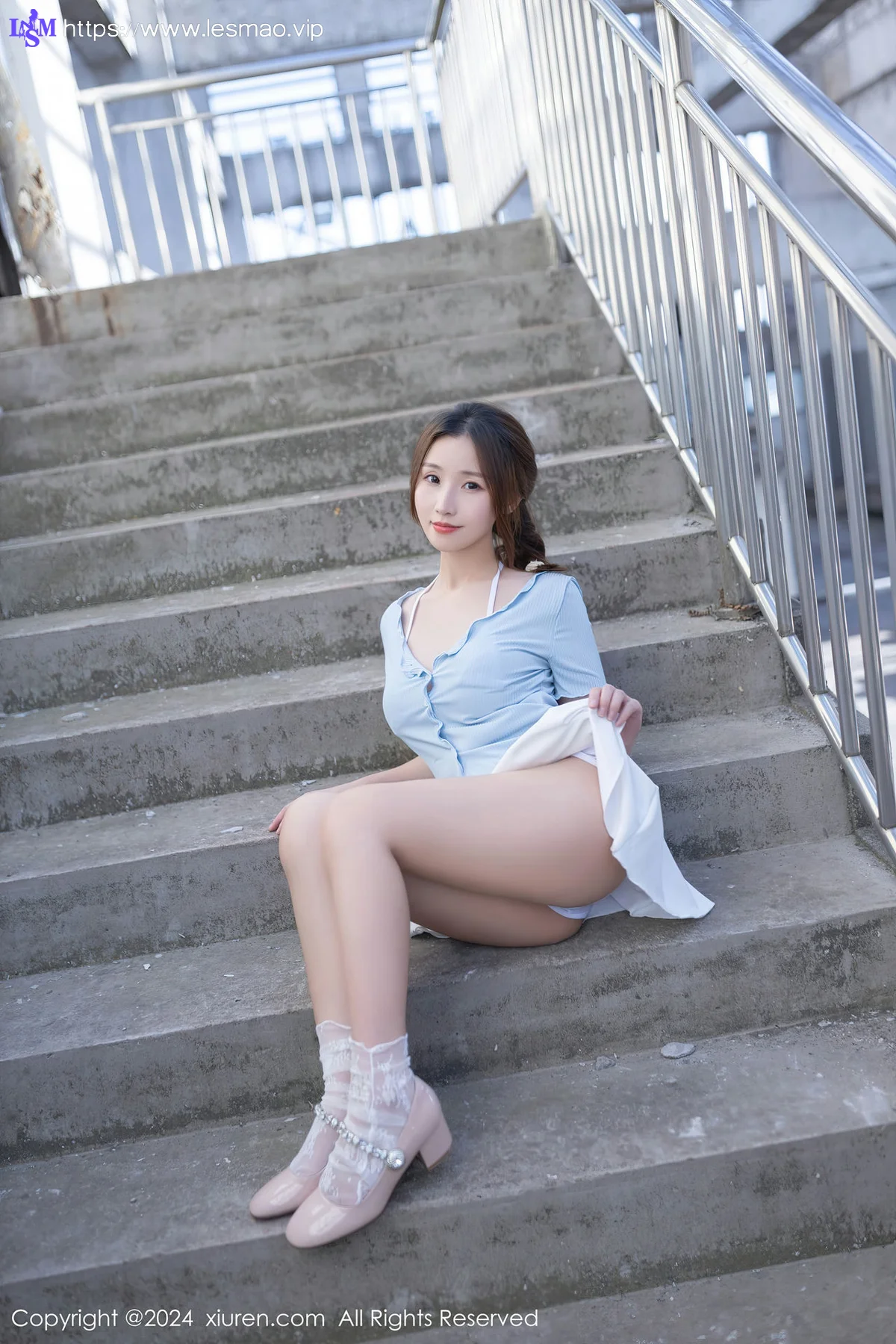 XiuRen 秀人 No.8369 杏子Yada 白色短裙性感写真 - 12