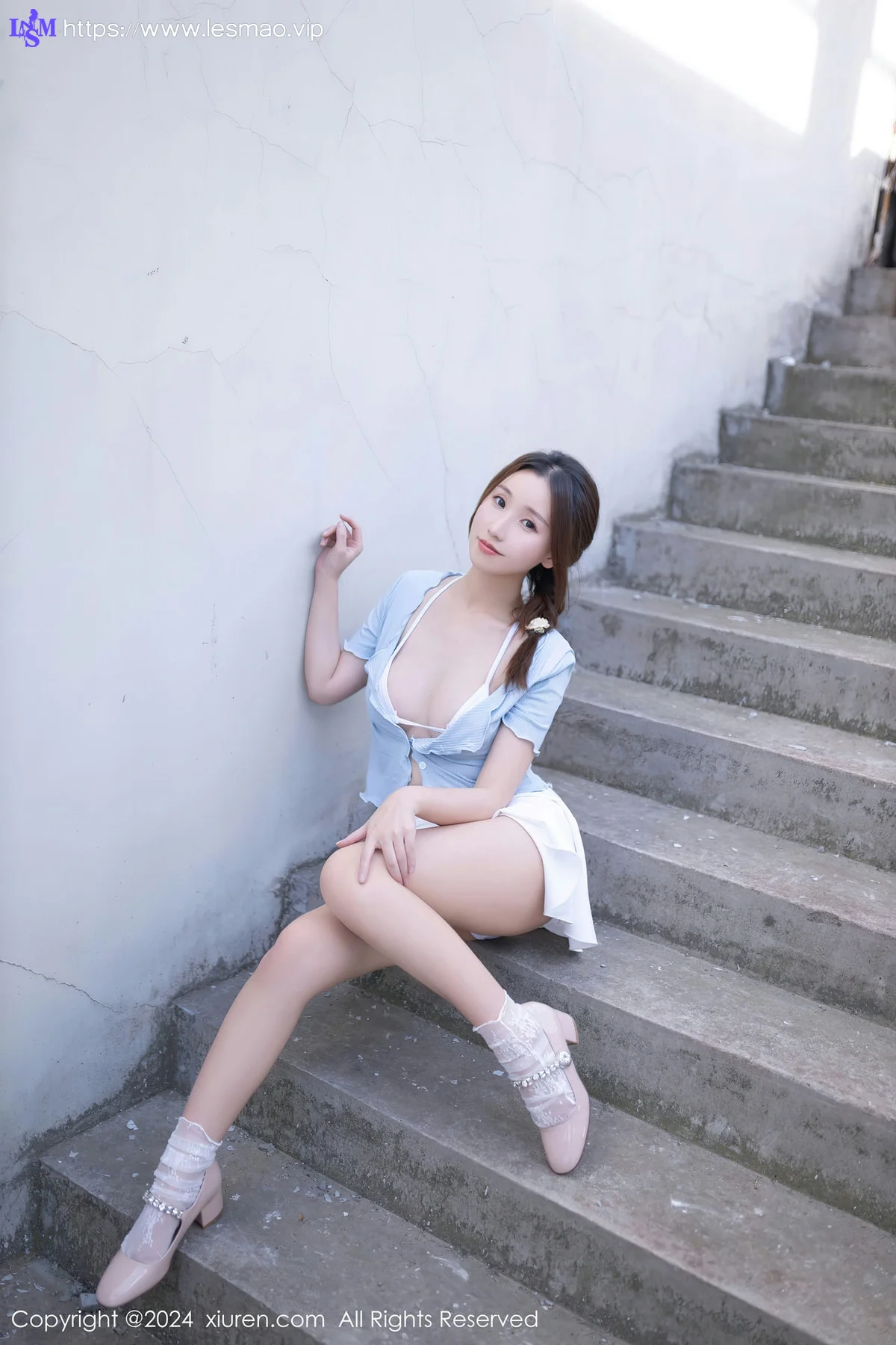 XiuRen 秀人 No.8369 杏子Yada 白色短裙性感写真 - 32