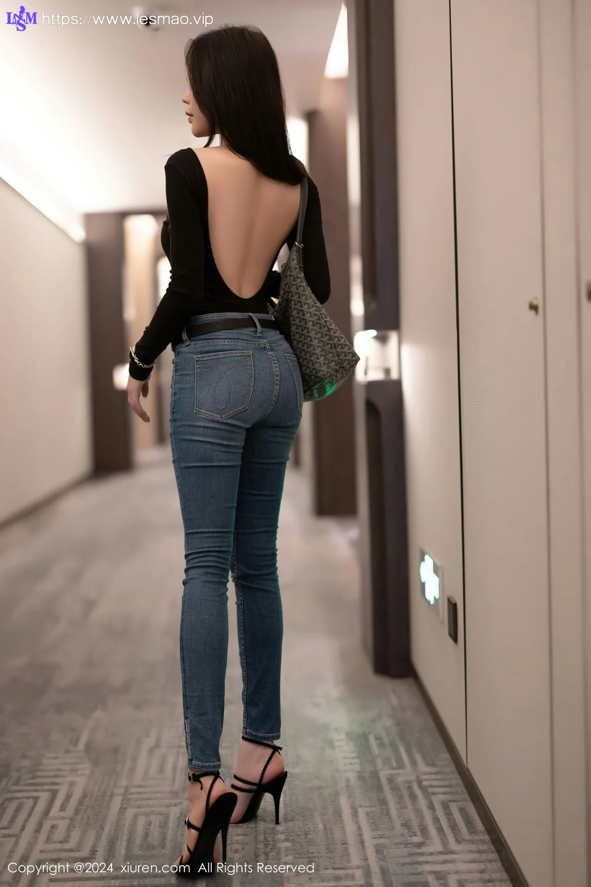 XiuRen 秀人 No.8385 徐莉芝Booty 魅惑黑丝性感写真1 - 12