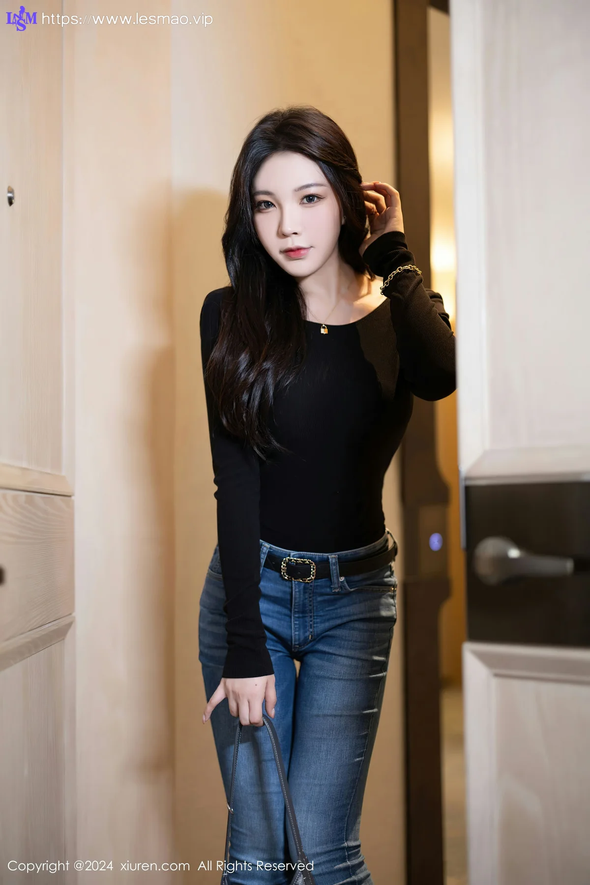 XiuRen 秀人 No.8385 徐莉芝Booty 魅惑黑丝性感写真1 - 14
