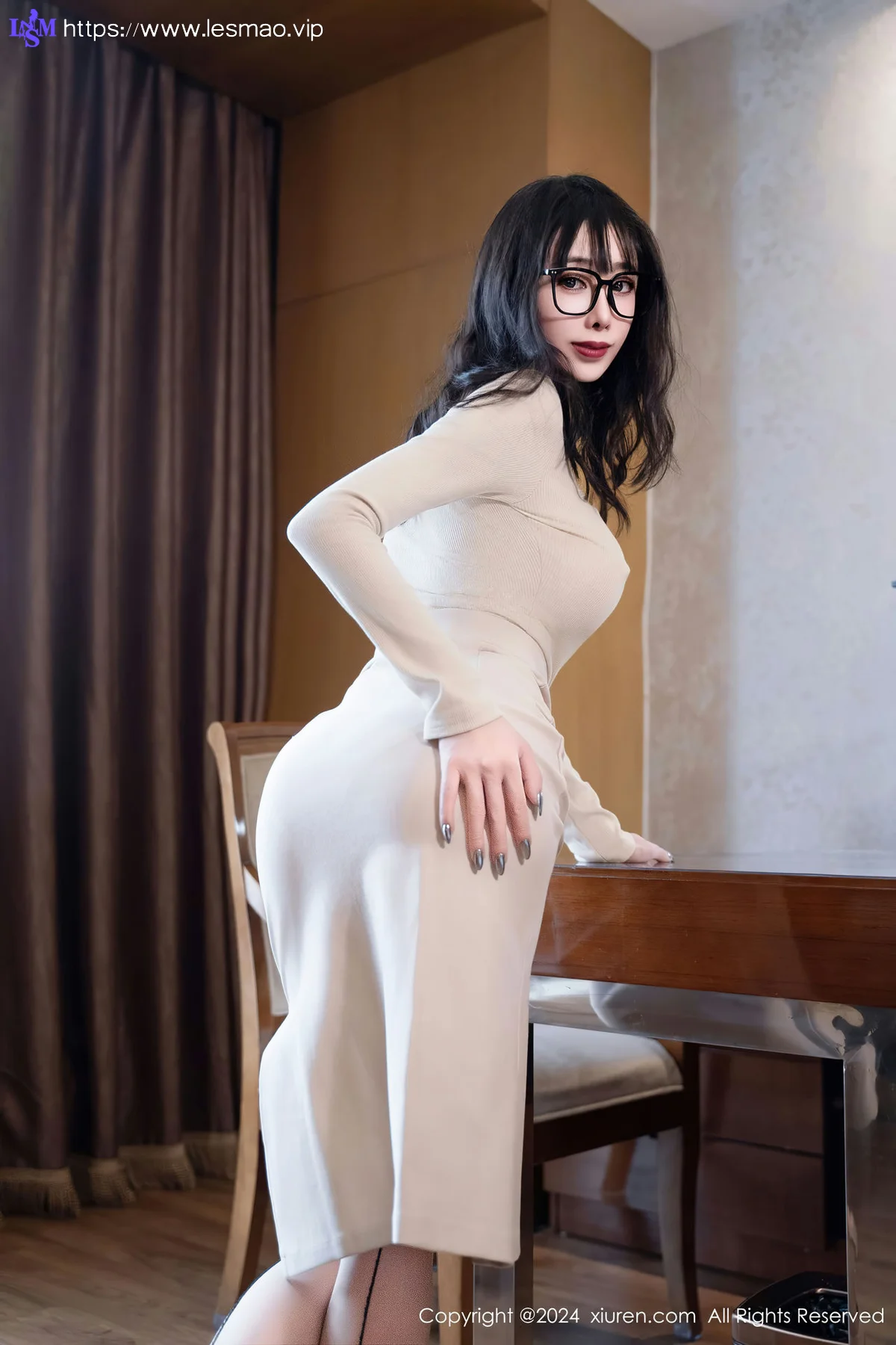 XiuRen 秀人 No.8392 宝宝甜 独居轻熟女系列性感写真 - 12