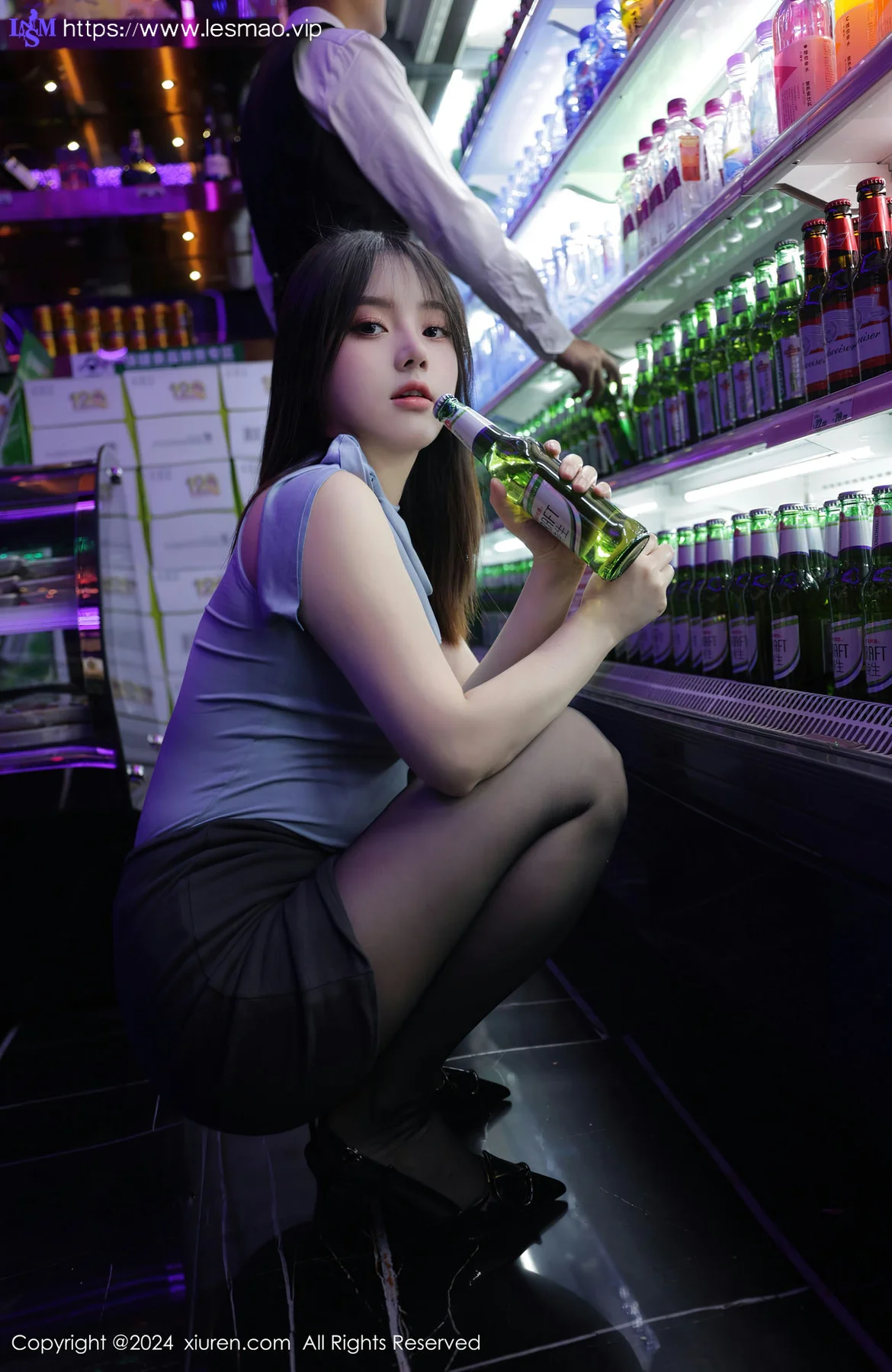 XiuRen 秀人 No.8402 豆瓣酱 KTV场景拍摄性感写真111 - 3