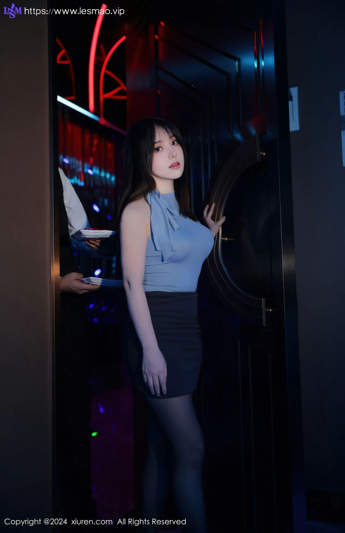 XiuRen 秀人 No.8402 豆瓣酱 KTV场景拍摄性感写真111 - 18