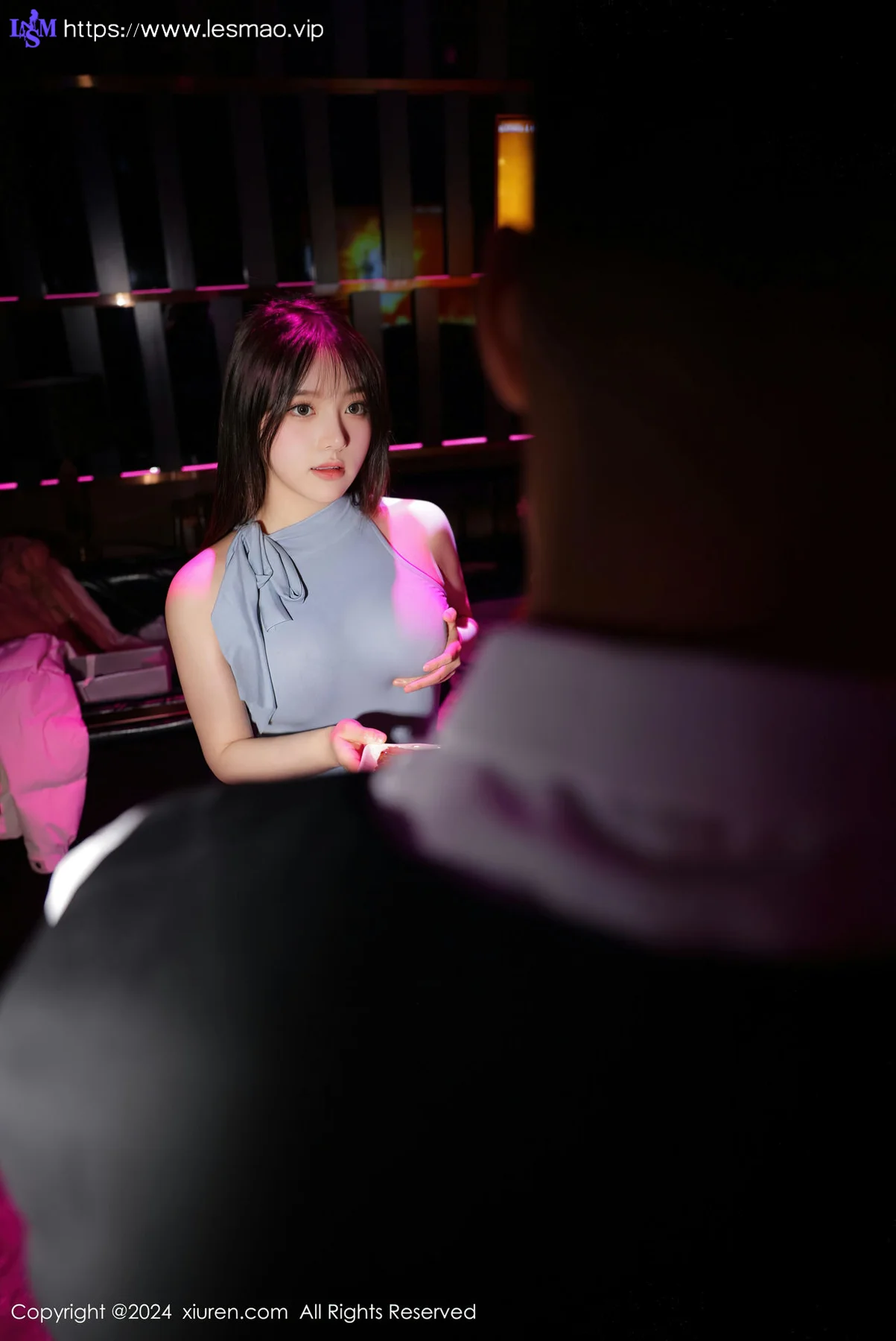 XiuRen 秀人 No.8402 豆瓣酱 KTV场景拍摄性感写真111 - 21