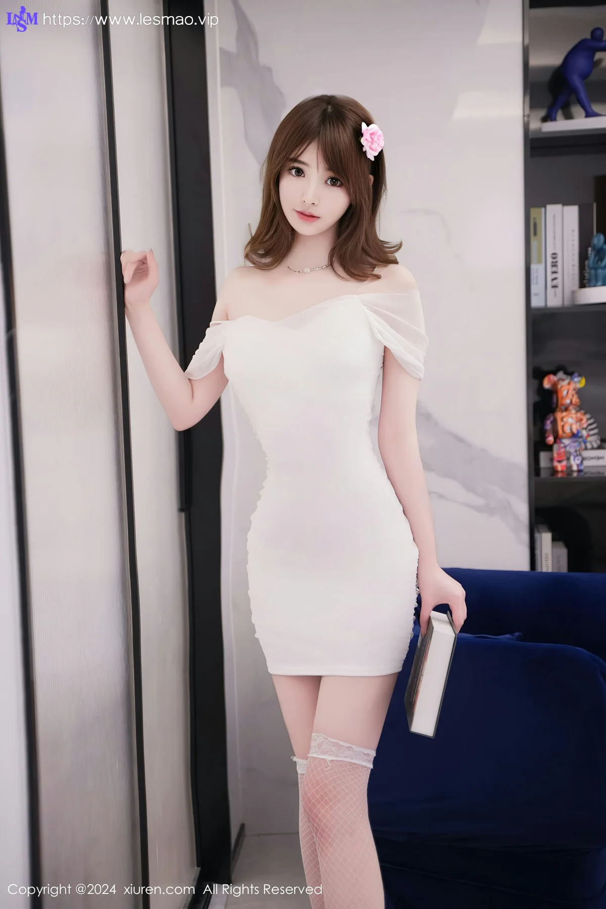 XiuRen 秀人 No.8407 梦灵儿Mini 白色露肩连衣短裙性感写真3 - 11