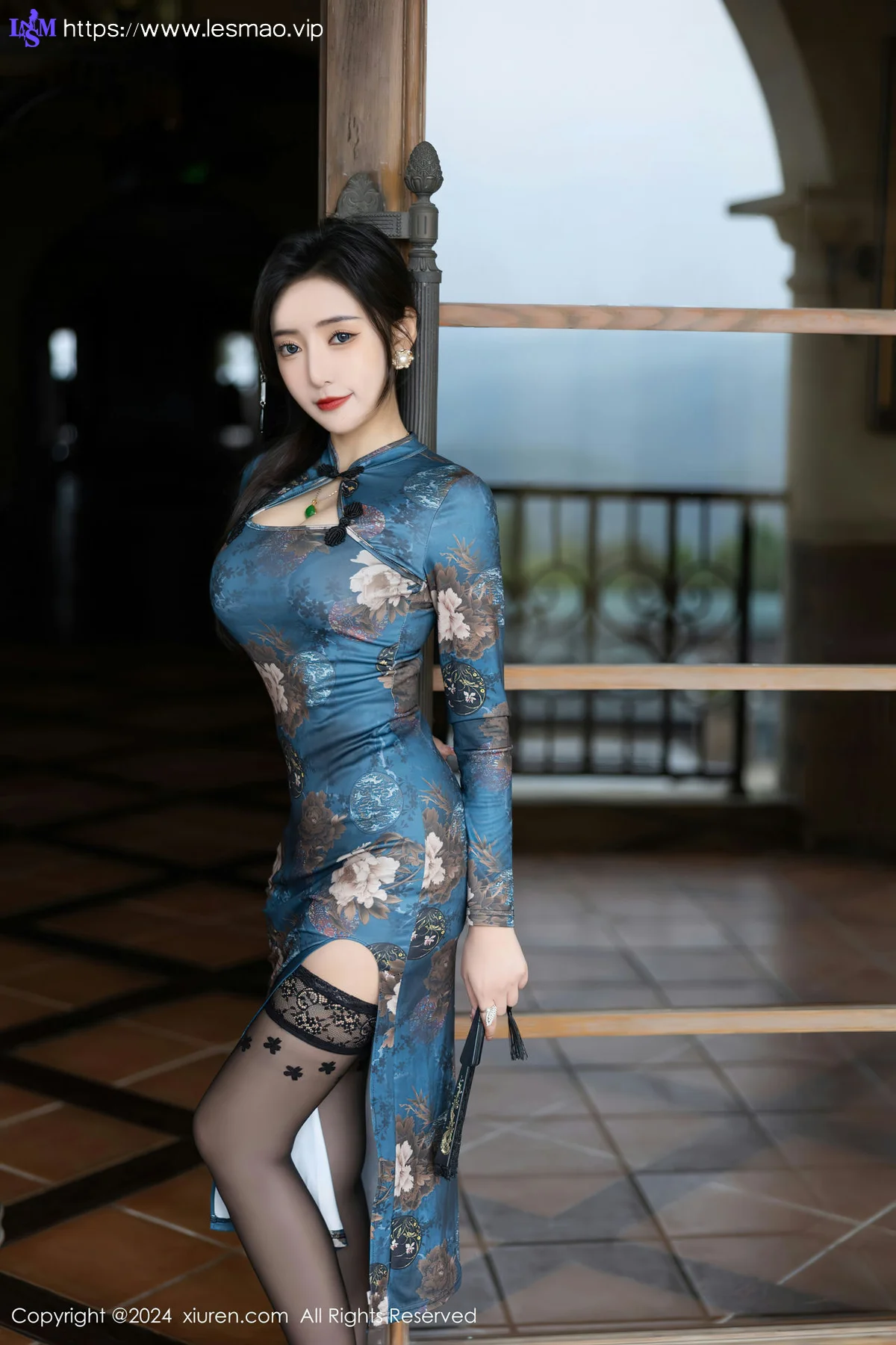 XiuRen 秀人 No.8425 王馨瑶yanni 魅惑黑丝哈尔滨旅拍1 - 12