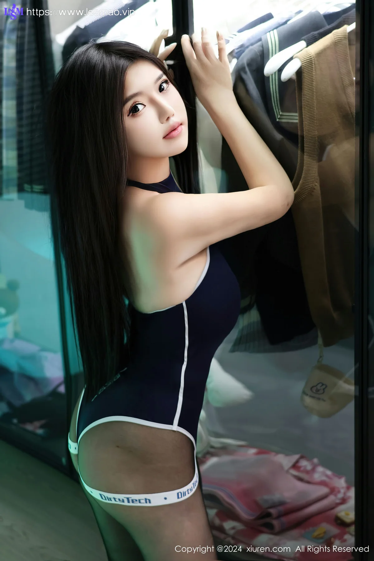 XiuRen 秀人 No.8432 小薯条nienie 网瘾少女主题拍摄性感写真11 - 14