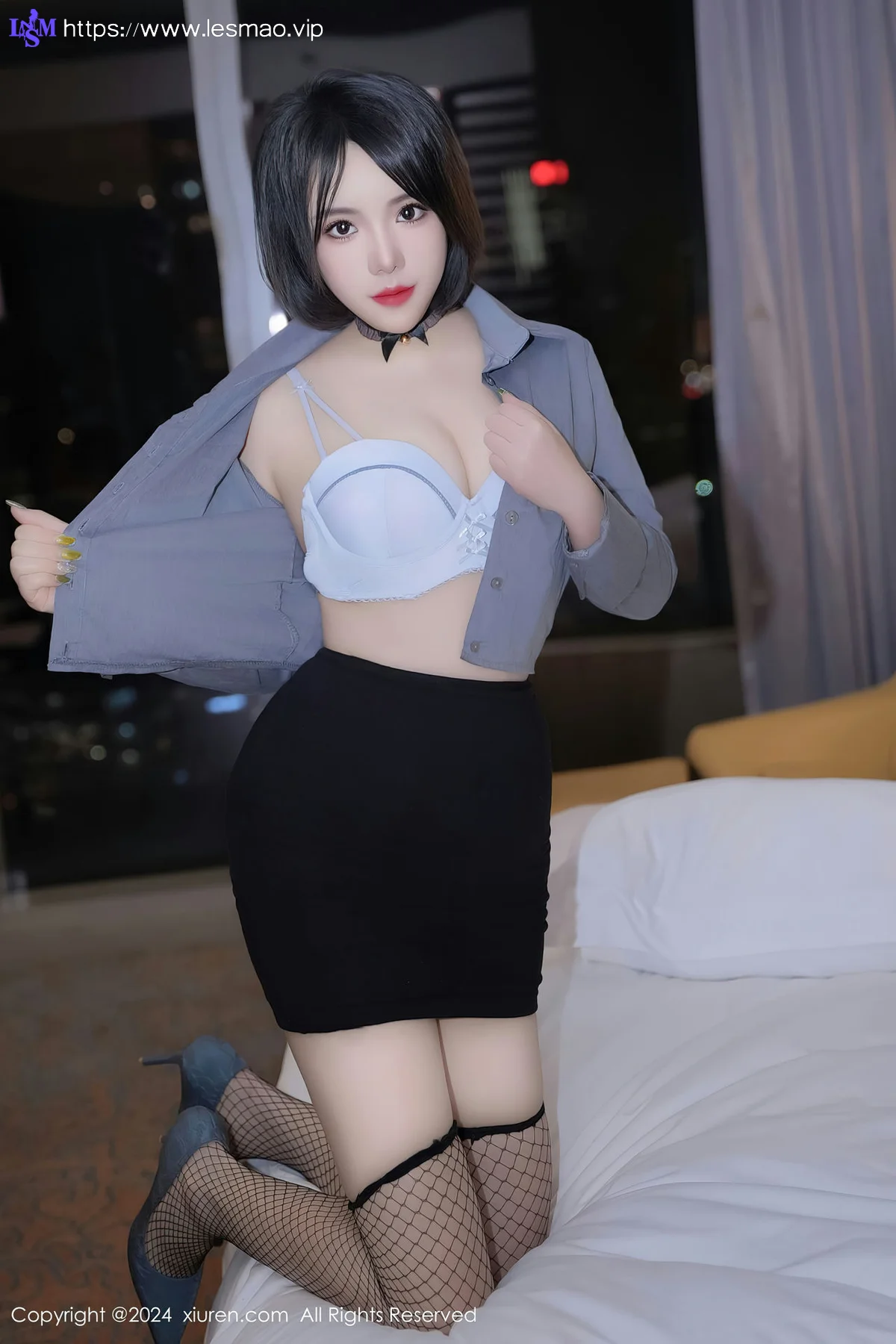 XiuRen 秀人 No.8435 陆萱雅 短发灰色制服性感写真 - 23