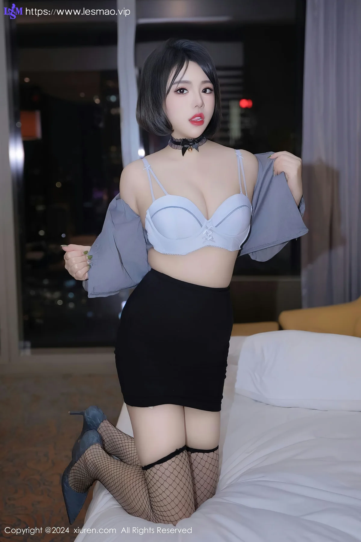 XiuRen 秀人 No.8435 陆萱雅 短发灰色制服性感写真 - 24