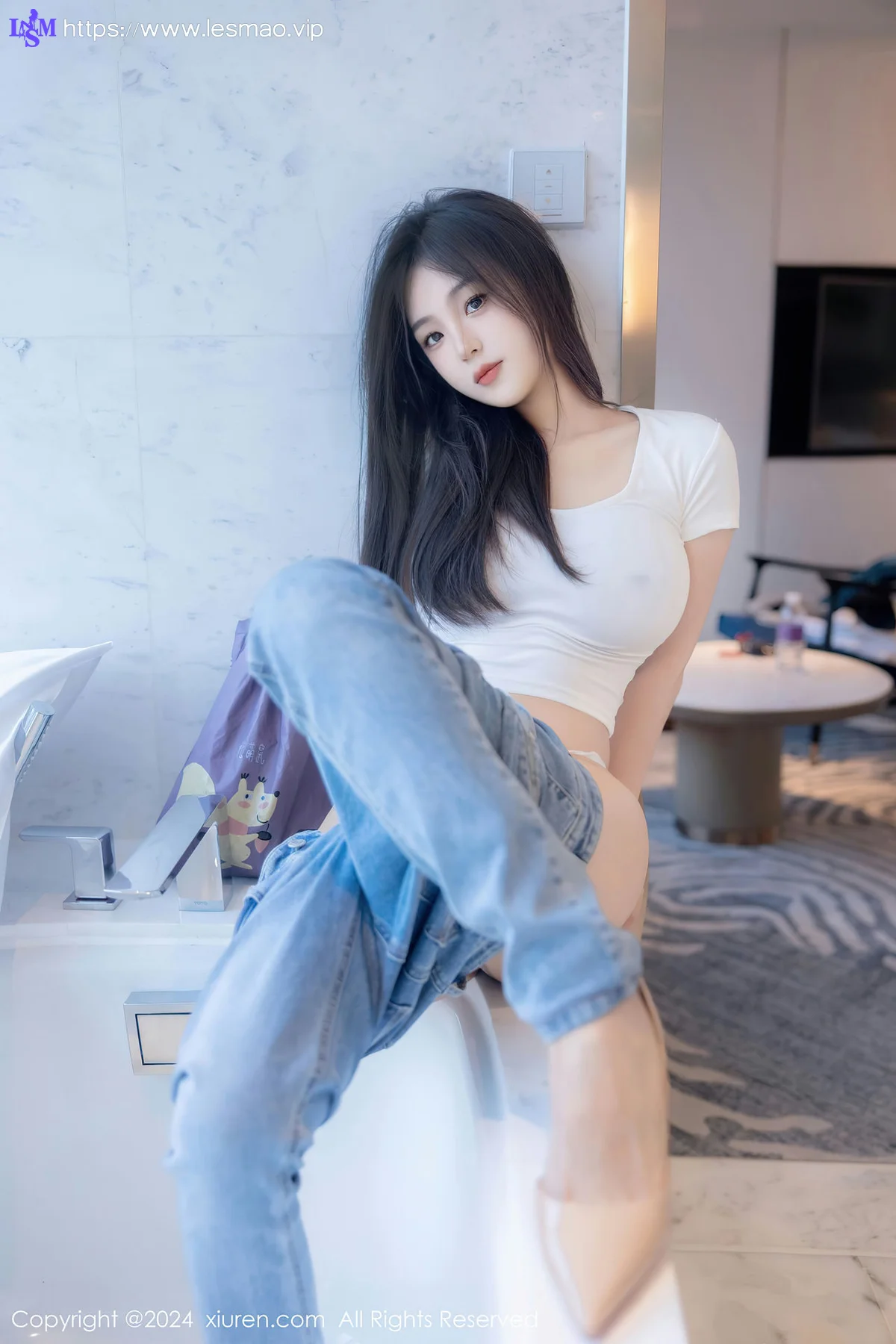 XiuRen 秀人 No.8467 周周不吃香菜 首套写真白色上衣11 - 20