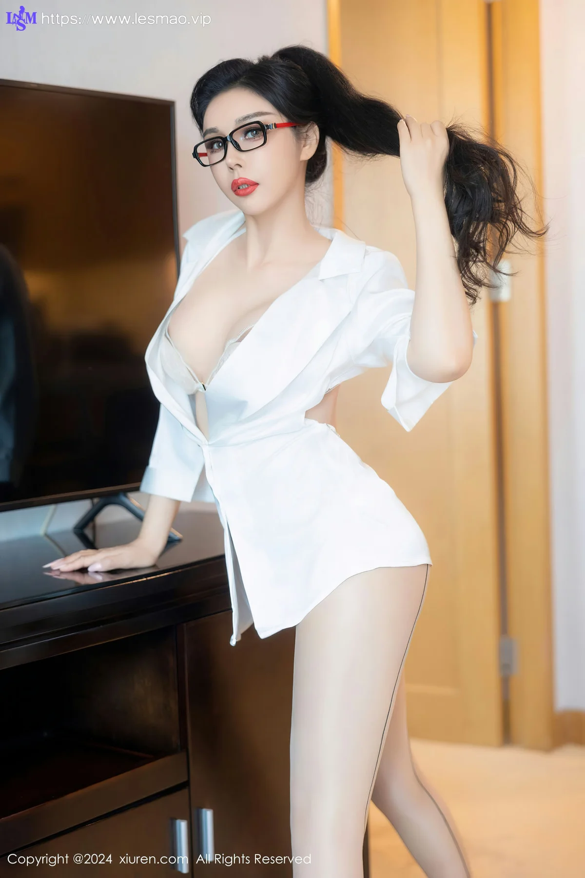 XiuRen 秀人 No.8469 田冰冰 原色丝袜性感写真3 - 11