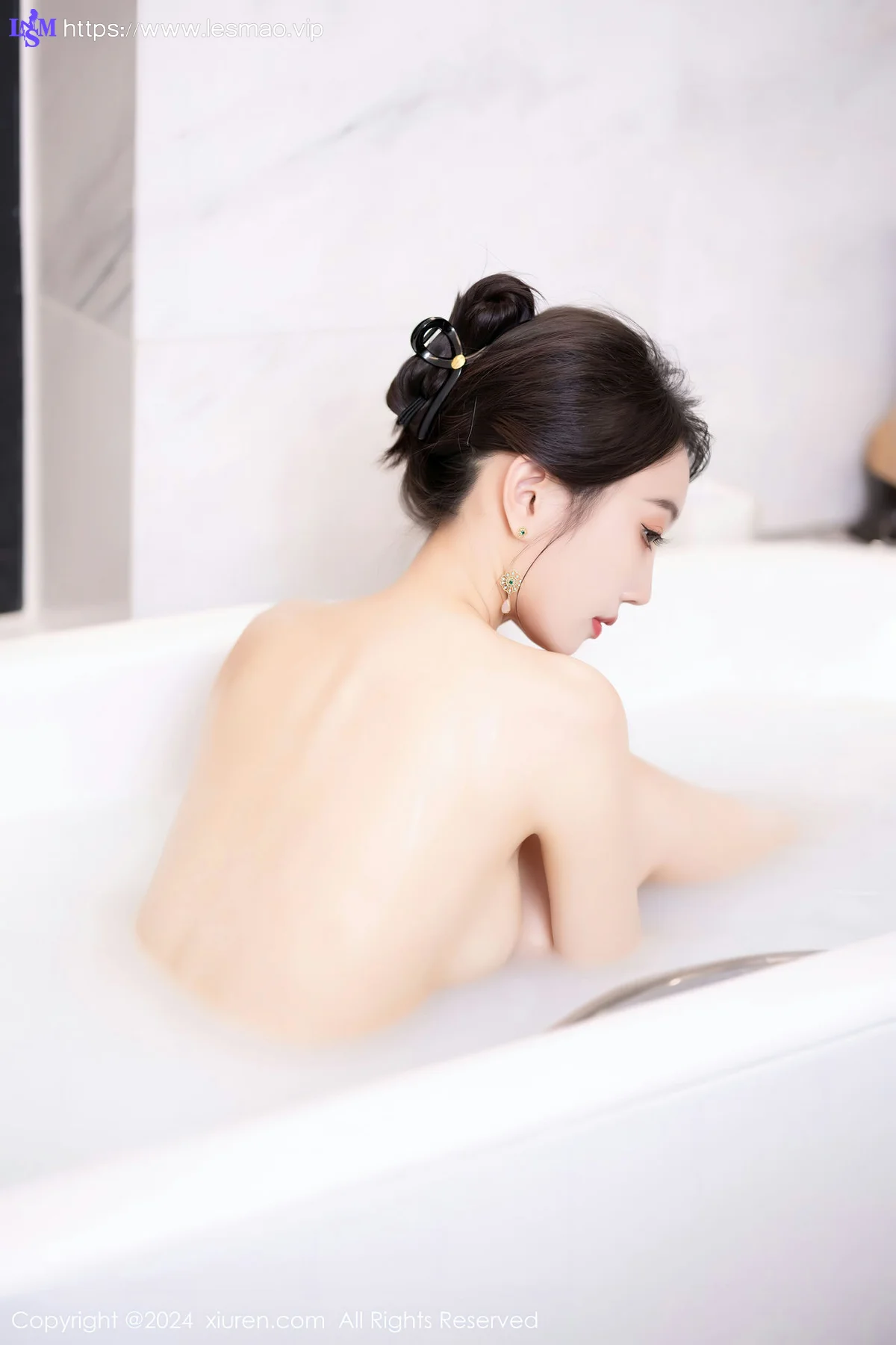XiuRen 秀人 No.8479 玥儿玥 红色旗袍哈尔滨旅拍 - 67