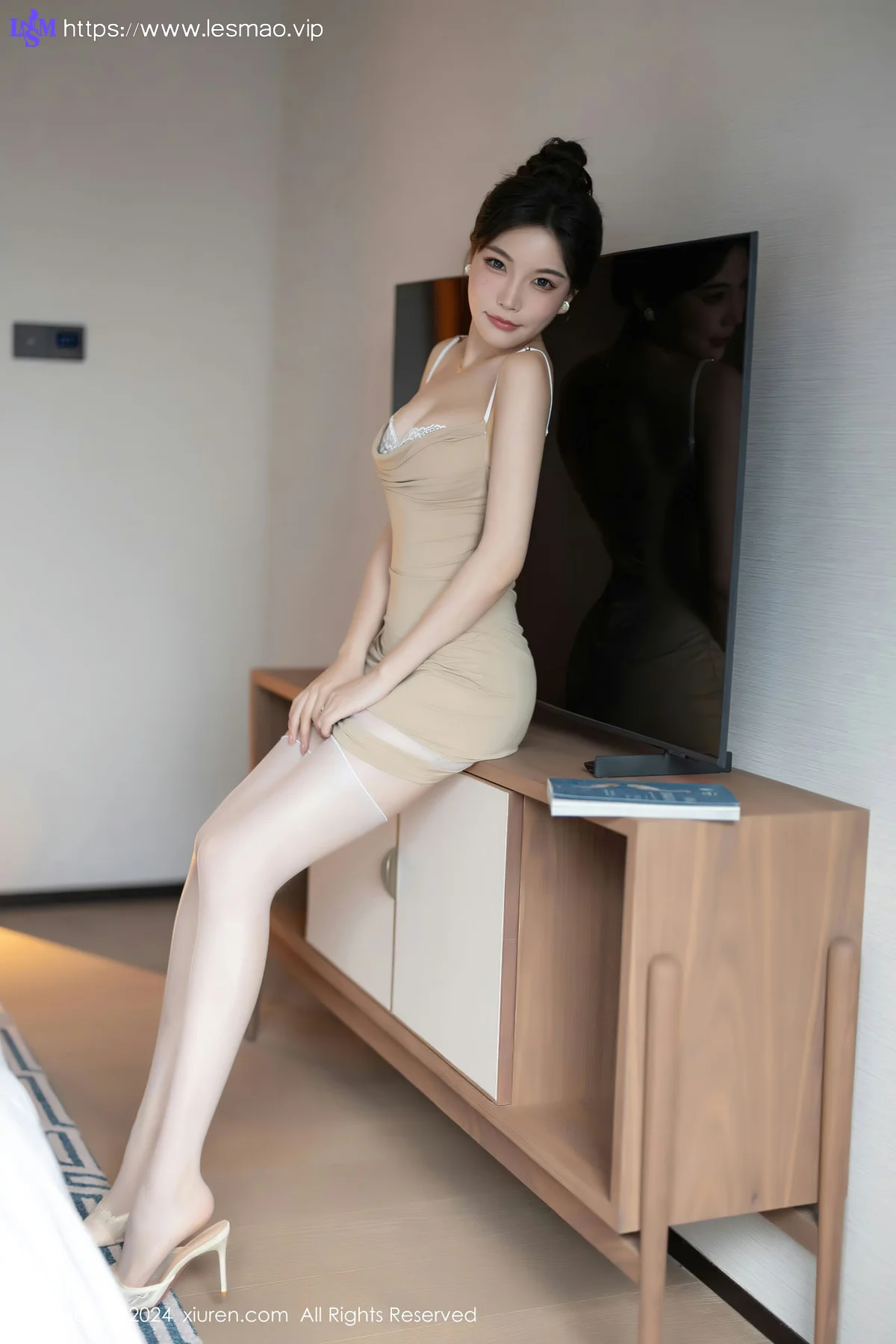 XiuRen 秀人 No.8491 徐莉芝Booty 杏色连衣短裙性感写真3 - 16