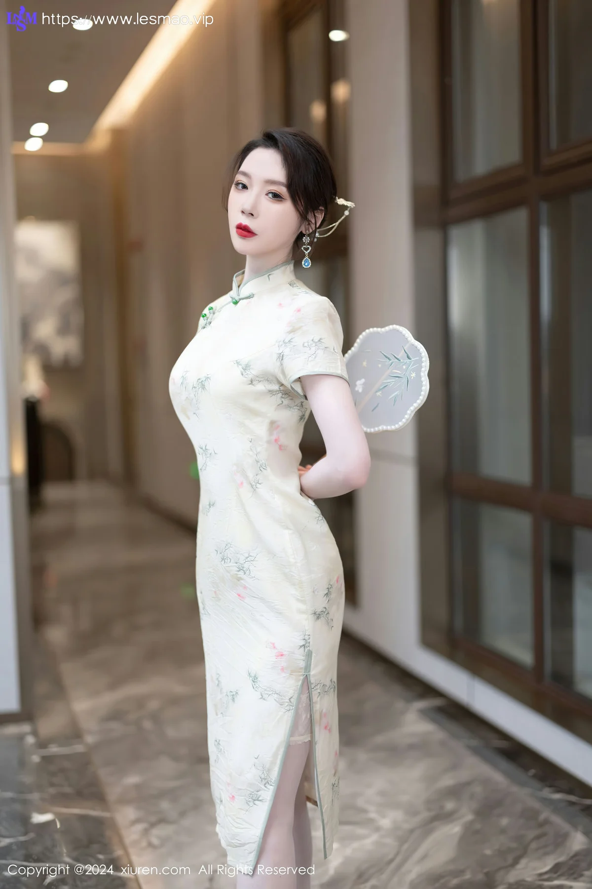XiuRen 秀人 No.8497 梦心玥 浅黄色旗袍哈尔滨旅拍22 - 11