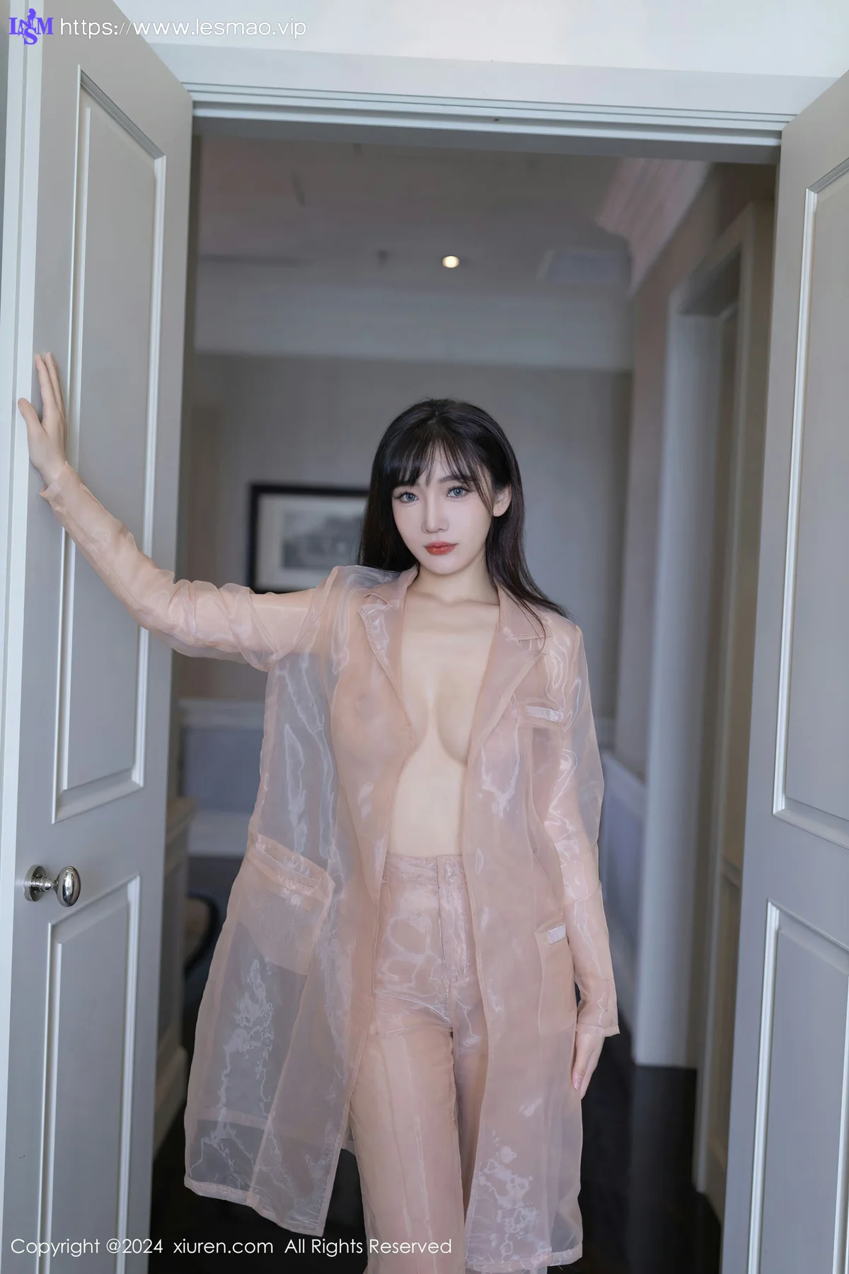 XiuRen 秀人 No.8509 陆萱萱 浅粉色透视西装性感写真11 - 14