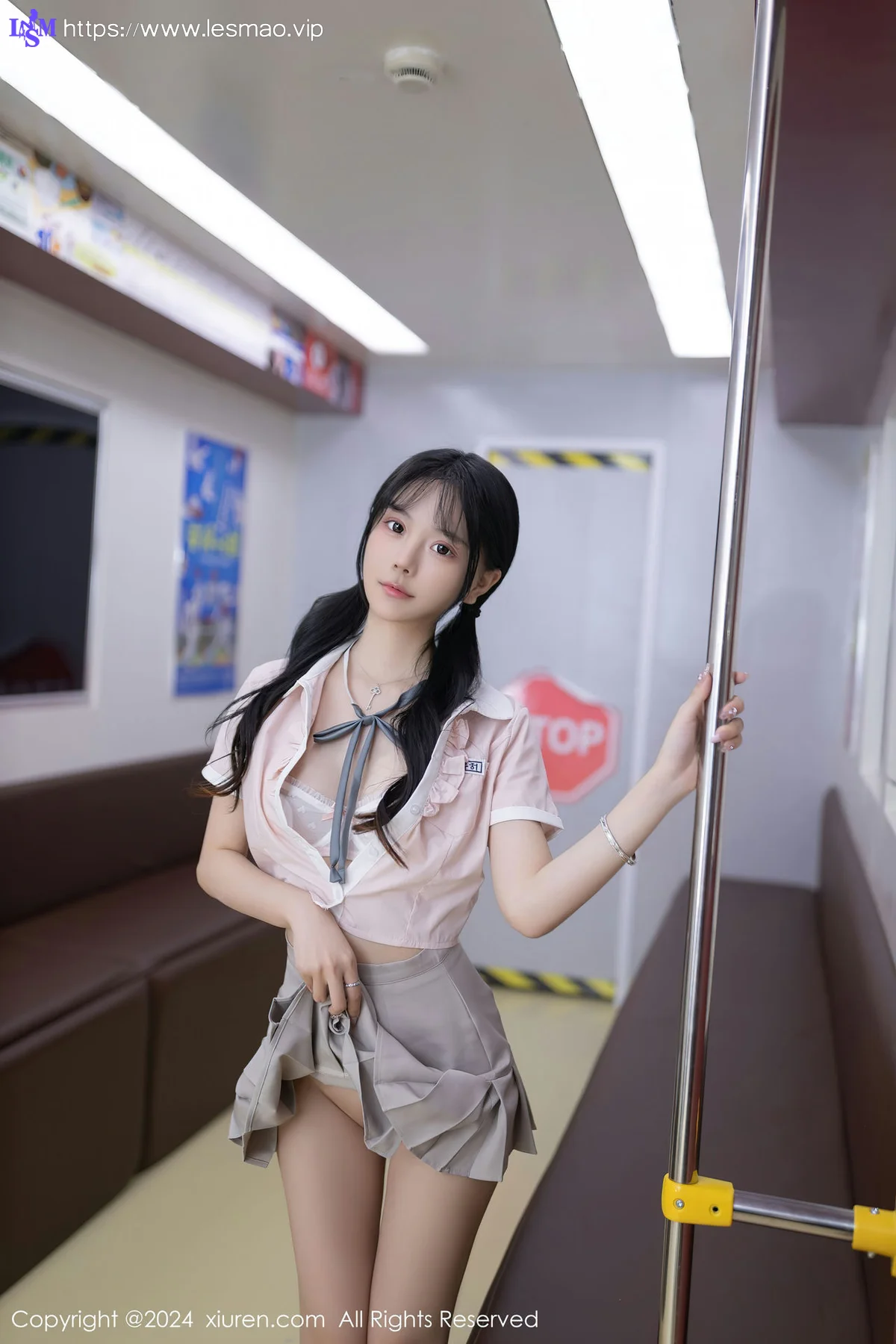 XiuRen 秀人 No.8515 幼幼 浅色学妹制服性感写真11 - 29