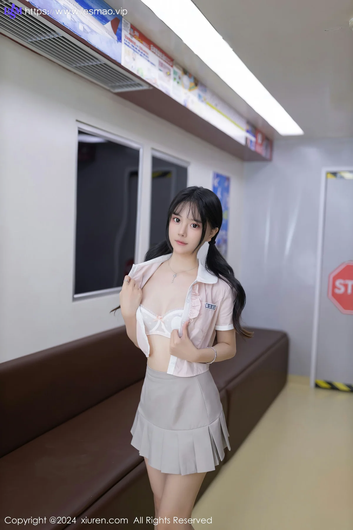 XiuRen 秀人 No.8515 幼幼 浅色学妹制服性感写真11 - 41