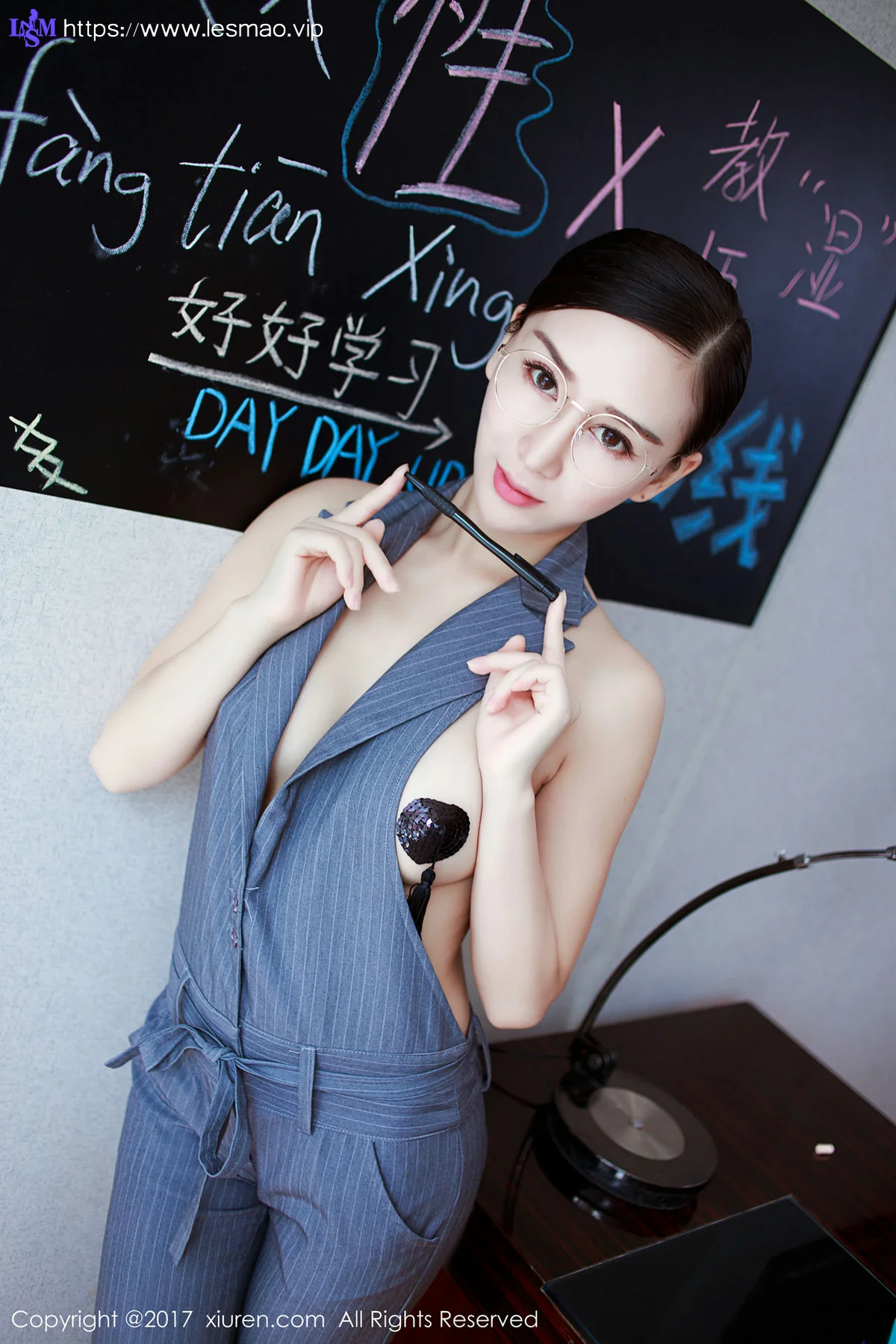 XiuRen 秀人 No.852 性感女教师邹晶晶女王 - 32