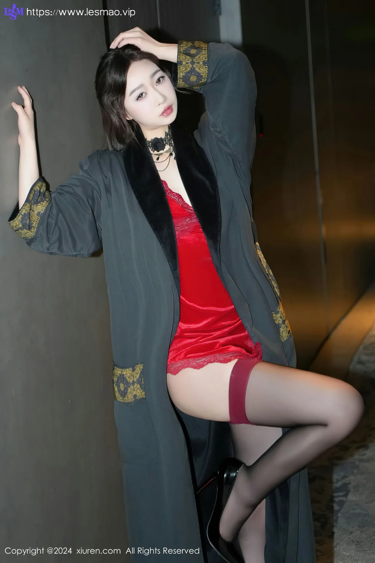 XiuRen 秀人 No.8547 软糖爱喝奶 红色吊带性感写真 - 11