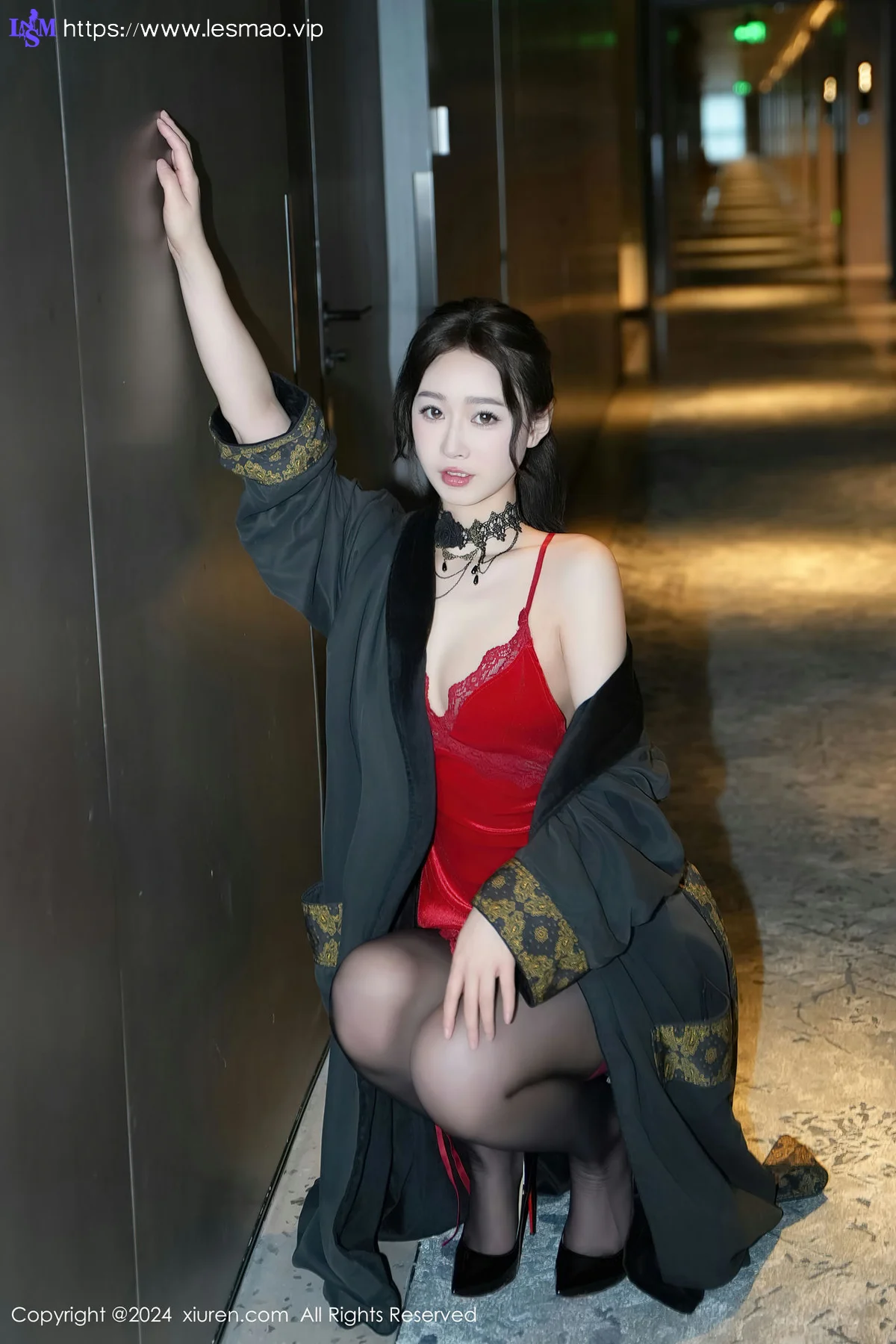 XiuRen 秀人 No.8547 软糖爱喝奶 红色吊带性感写真 - 12