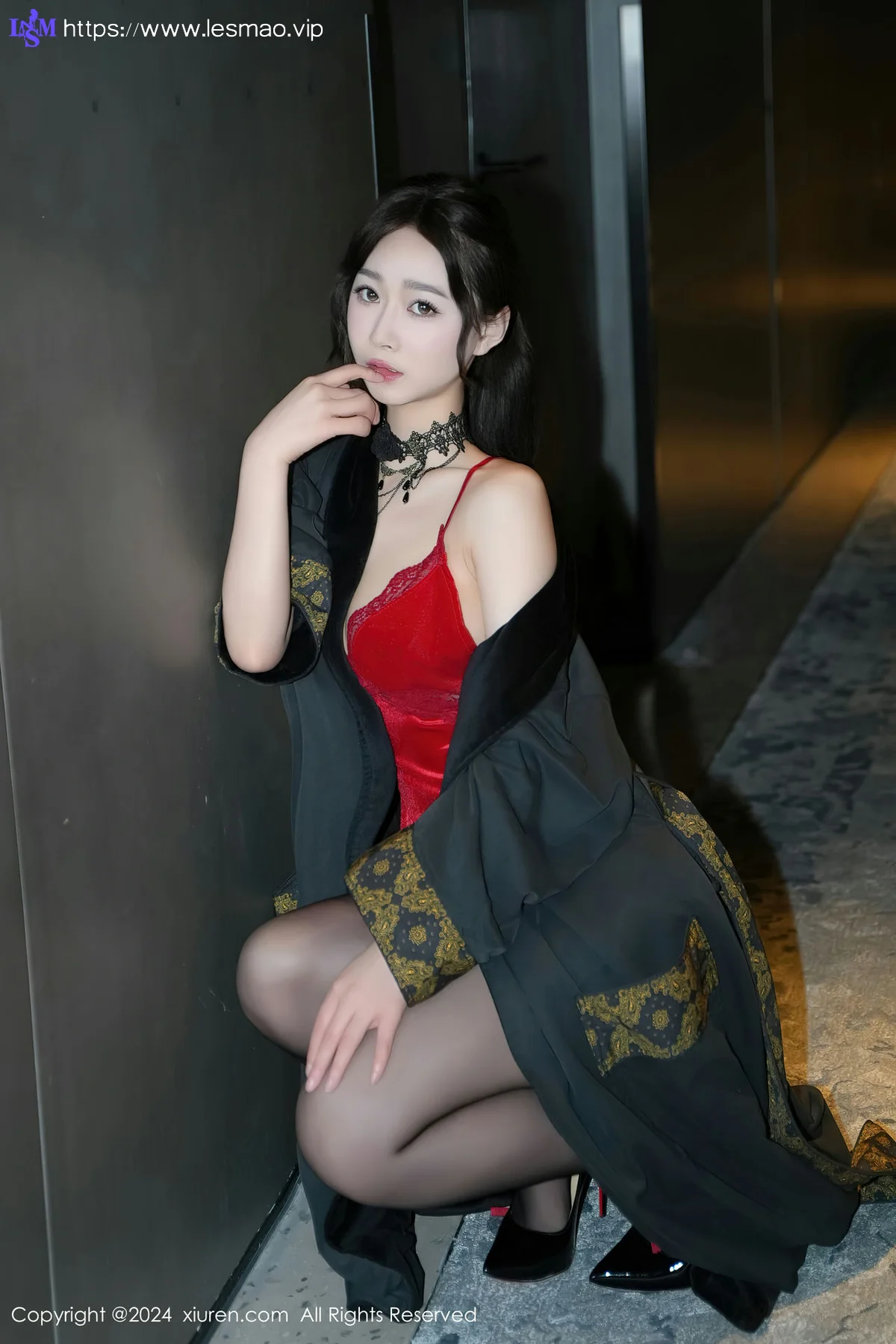 XiuRen 秀人 No.8547 软糖爱喝奶 红色吊带性感写真 - 14
