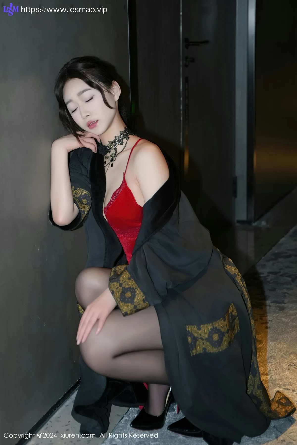 XiuRen 秀人 No.8547 软糖爱喝奶 红色吊带性感写真 - 15