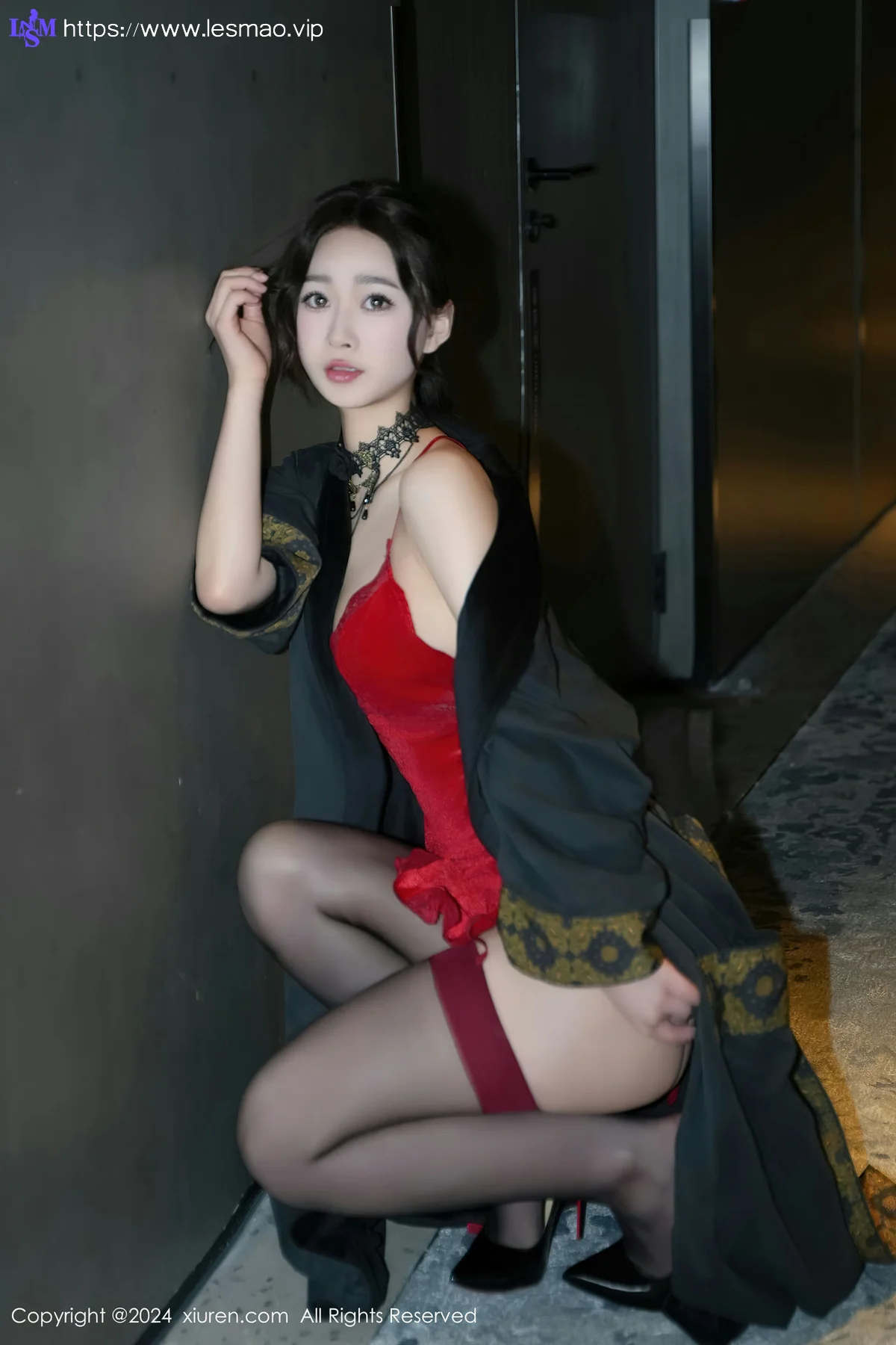 XiuRen 秀人 No.8547 软糖爱喝奶 红色吊带性感写真 - 16