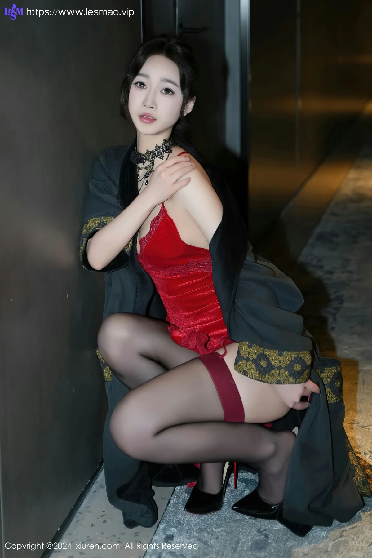 XiuRen 秀人 No.8547 软糖爱喝奶 红色吊带性感写真 - 17