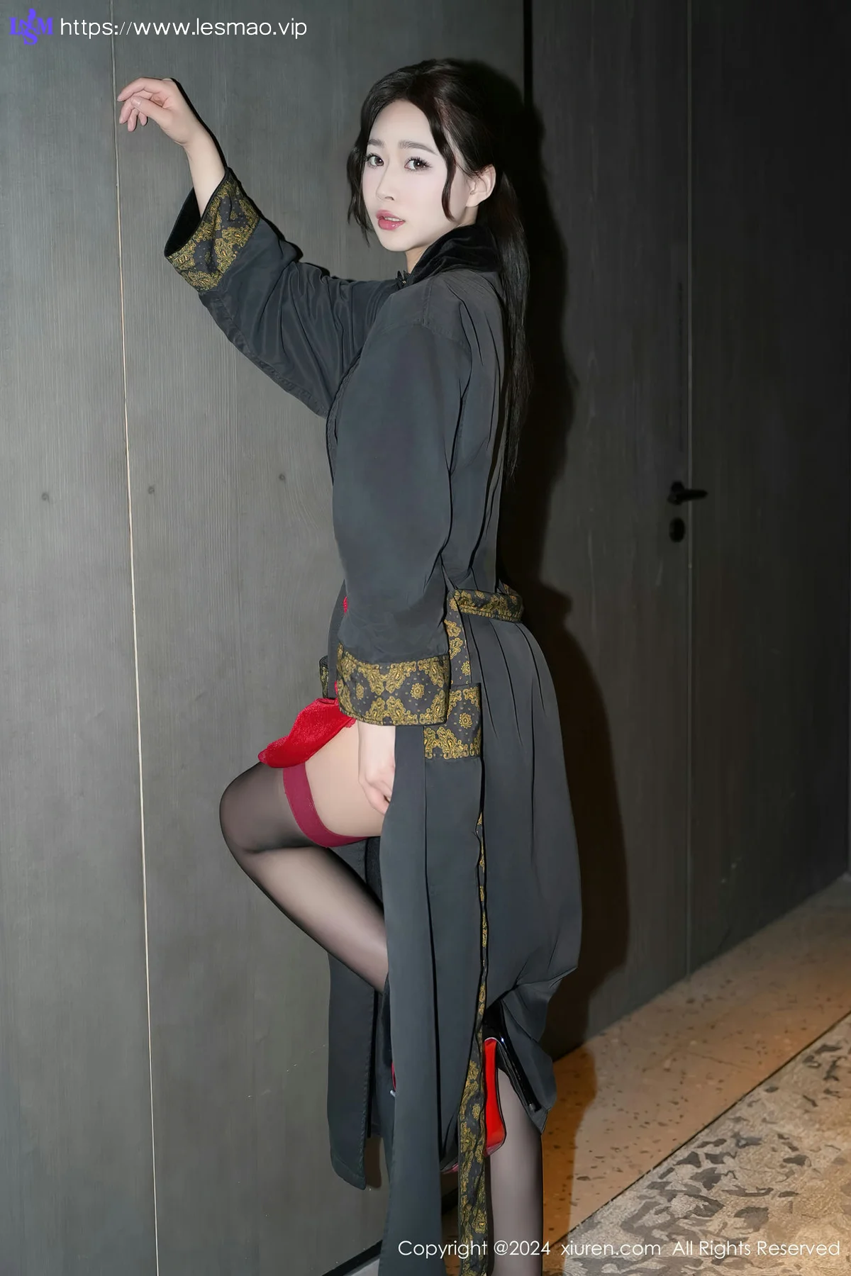 XiuRen 秀人 No.8547 软糖爱喝奶 红色吊带性感写真 - 18