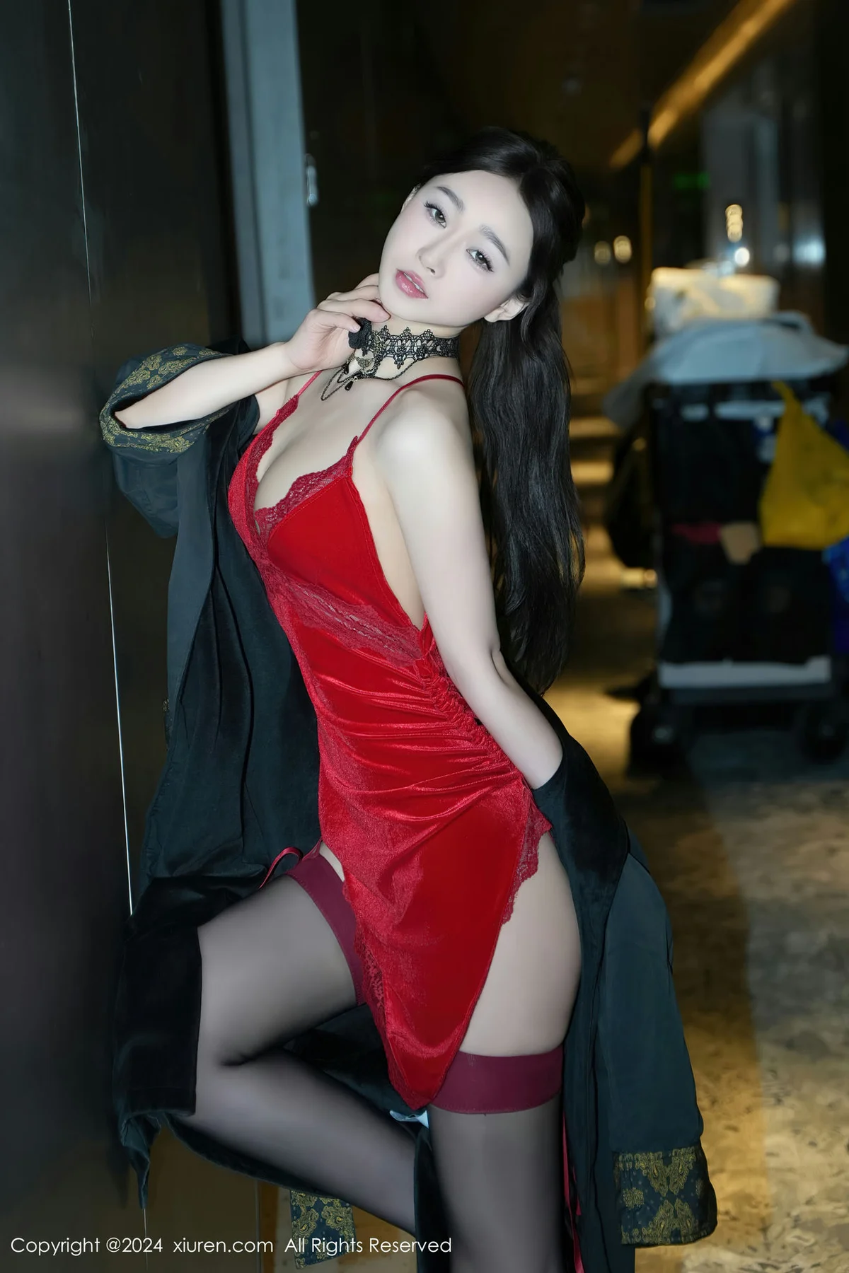 XiuRen 秀人 No.8547 软糖爱喝奶 红色吊带性感写真 - 23