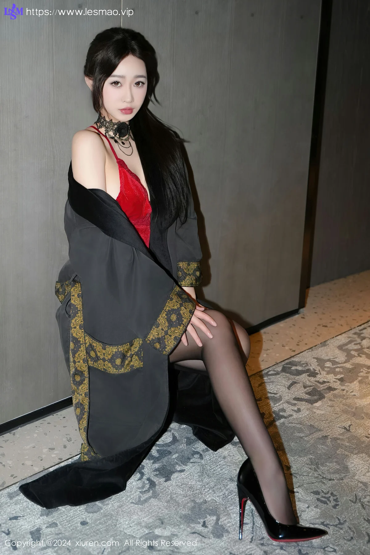XiuRen 秀人 No.8547 软糖爱喝奶 红色吊带性感写真 - 25