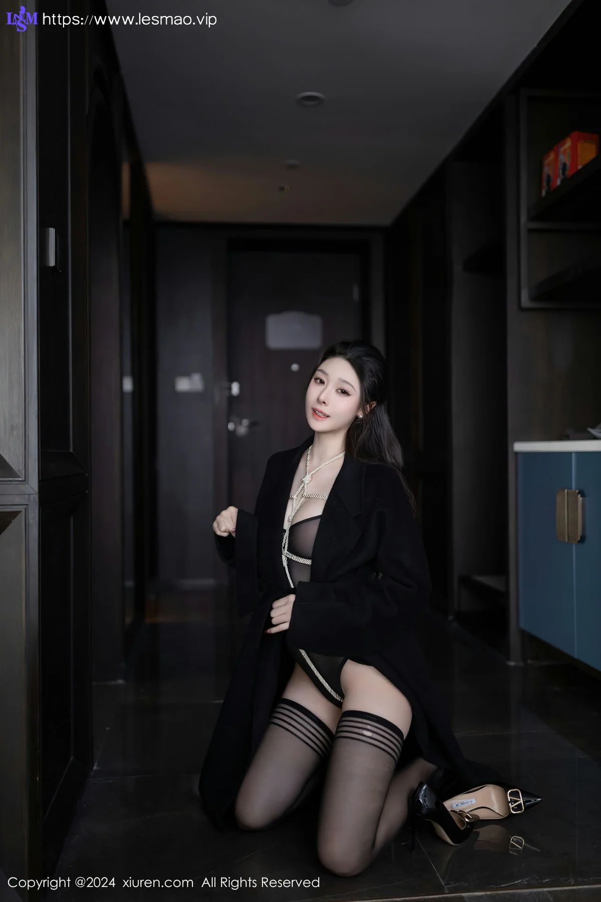 XiuRen 秀人 No.8552 小逗逗 黑色风衣性感写真1 - 11