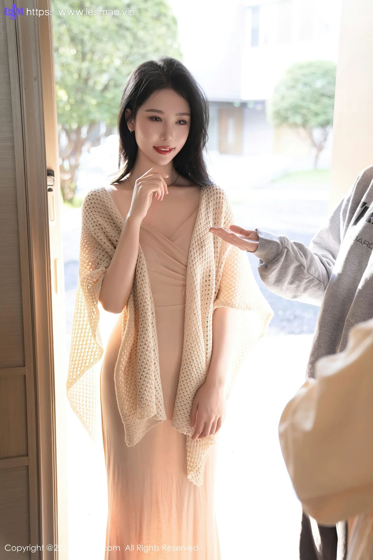 XiuRen 秀人 No.8559 利世 杏色连衣裙性感写真1 - 16