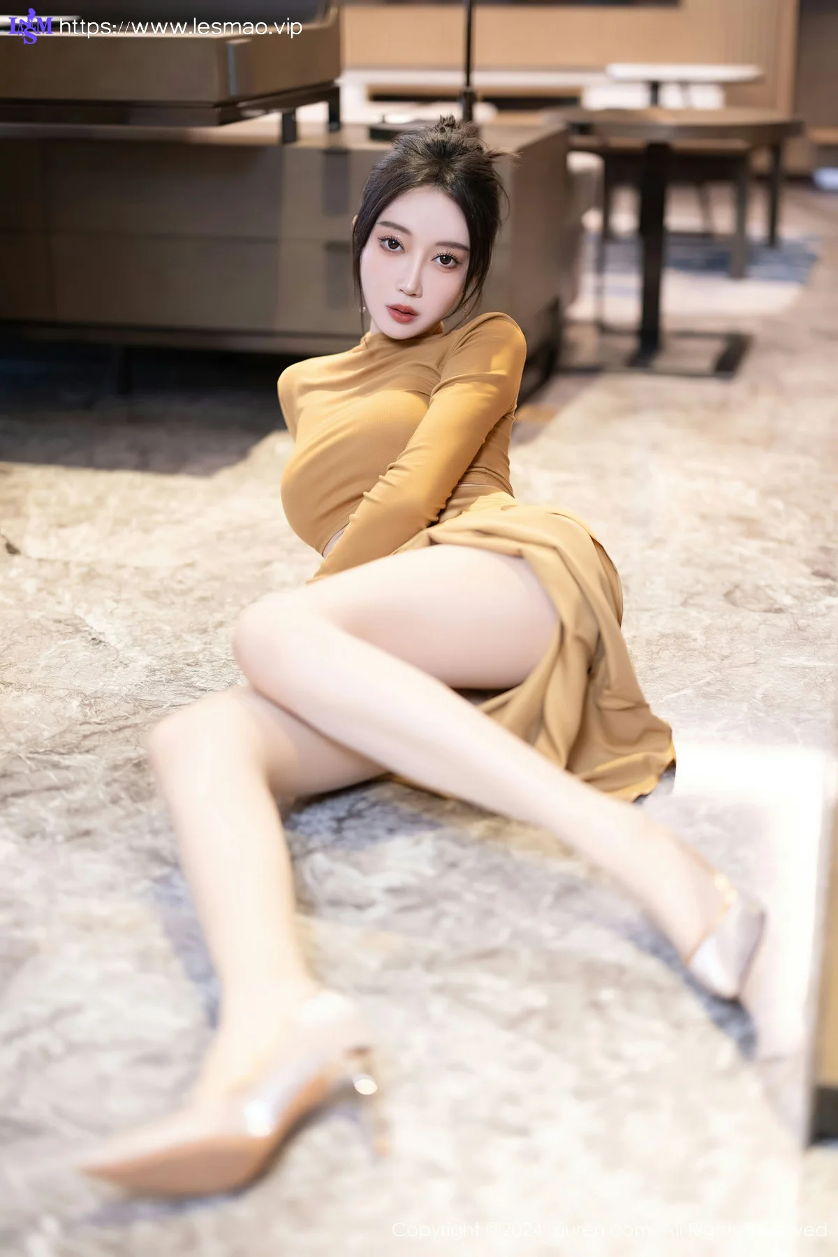XiuRen 秀人 No.8574 玥儿玥 原色丝袜哈尔滨旅拍3 - 28