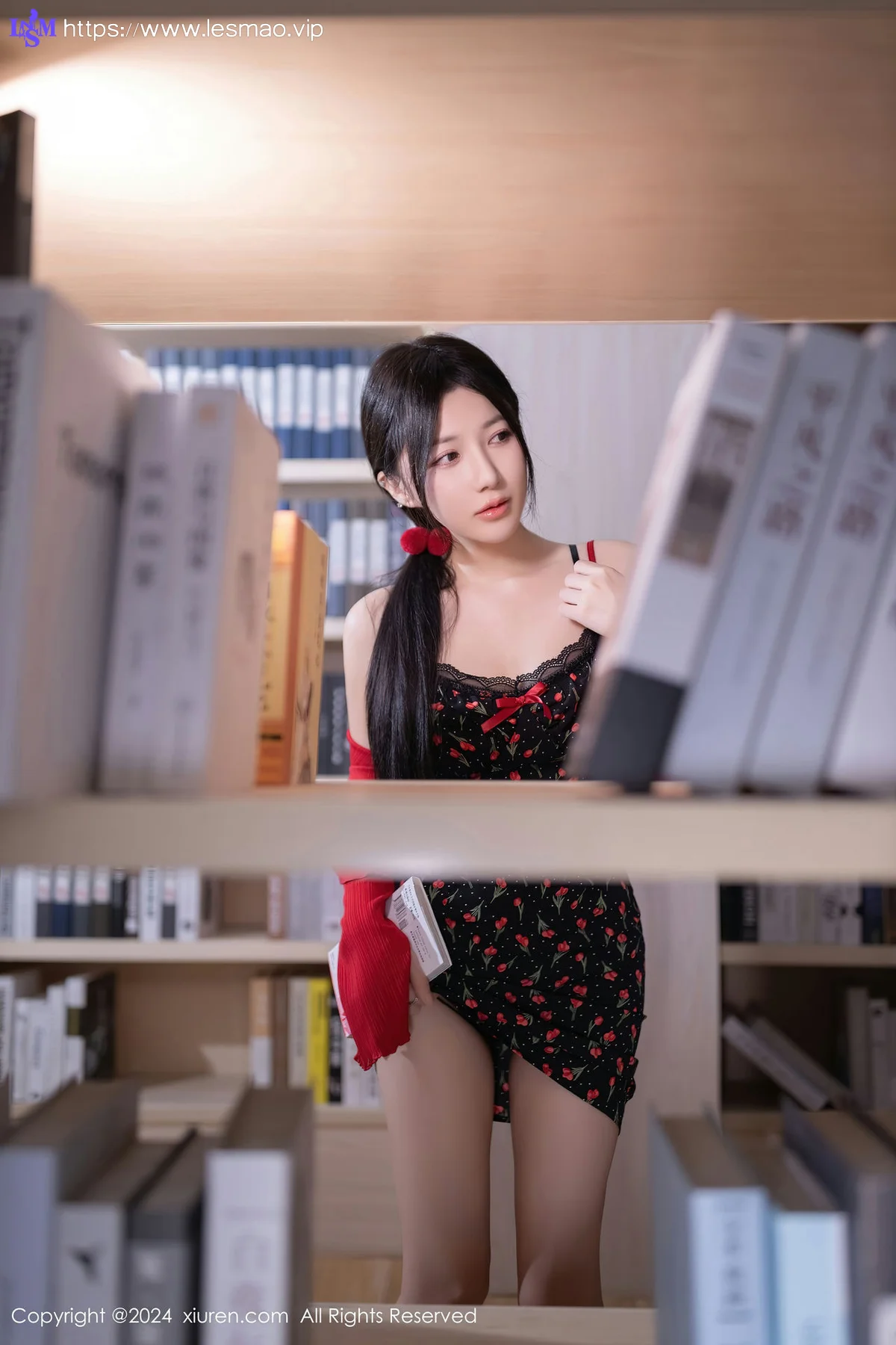 XiuRen 秀人 No.8596 鱼子酱Fish 图书馆场景拍摄性感写真1 - 7