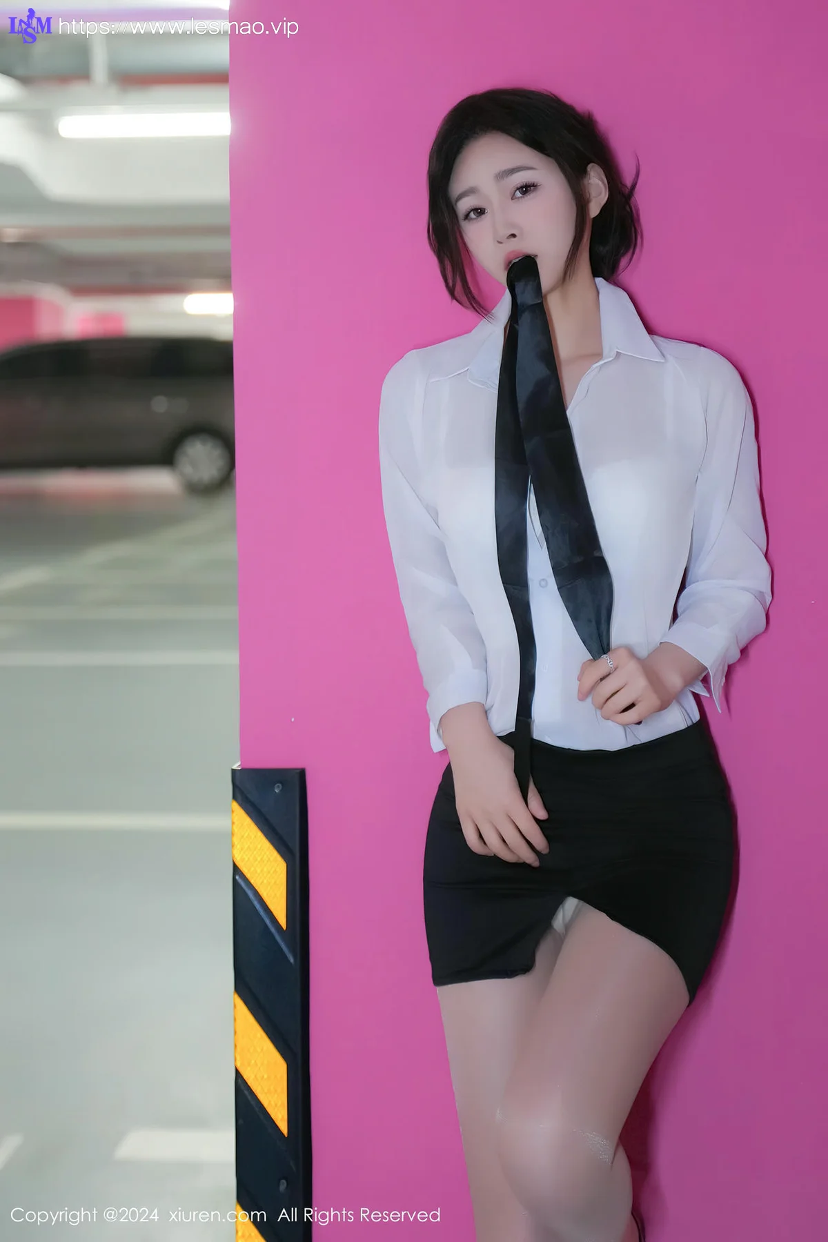 XiuRen 秀人 No.8613 软糖爱喝奶 车内场景拍摄性感写真22 - 13
