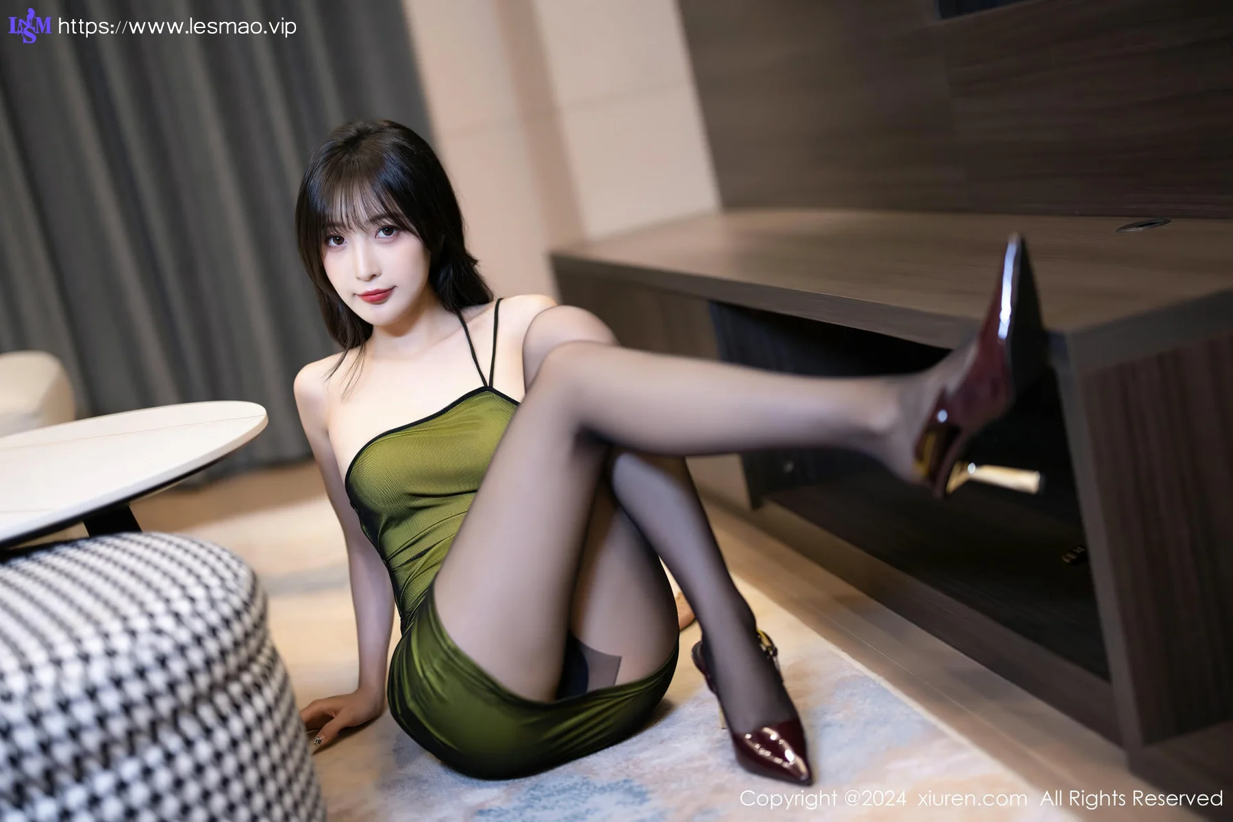 XiuRen 秀人 No.8619 林星阑 浅绿色露肩连夜短裙性感写真1 - 26