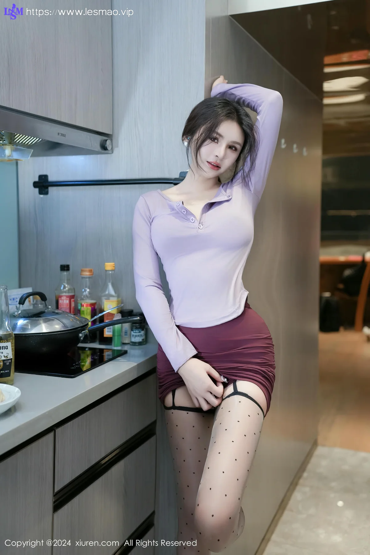 XiuRen 秀人 No.8622 Emily尹菲 厨房场景拍摄性感写真 - 16