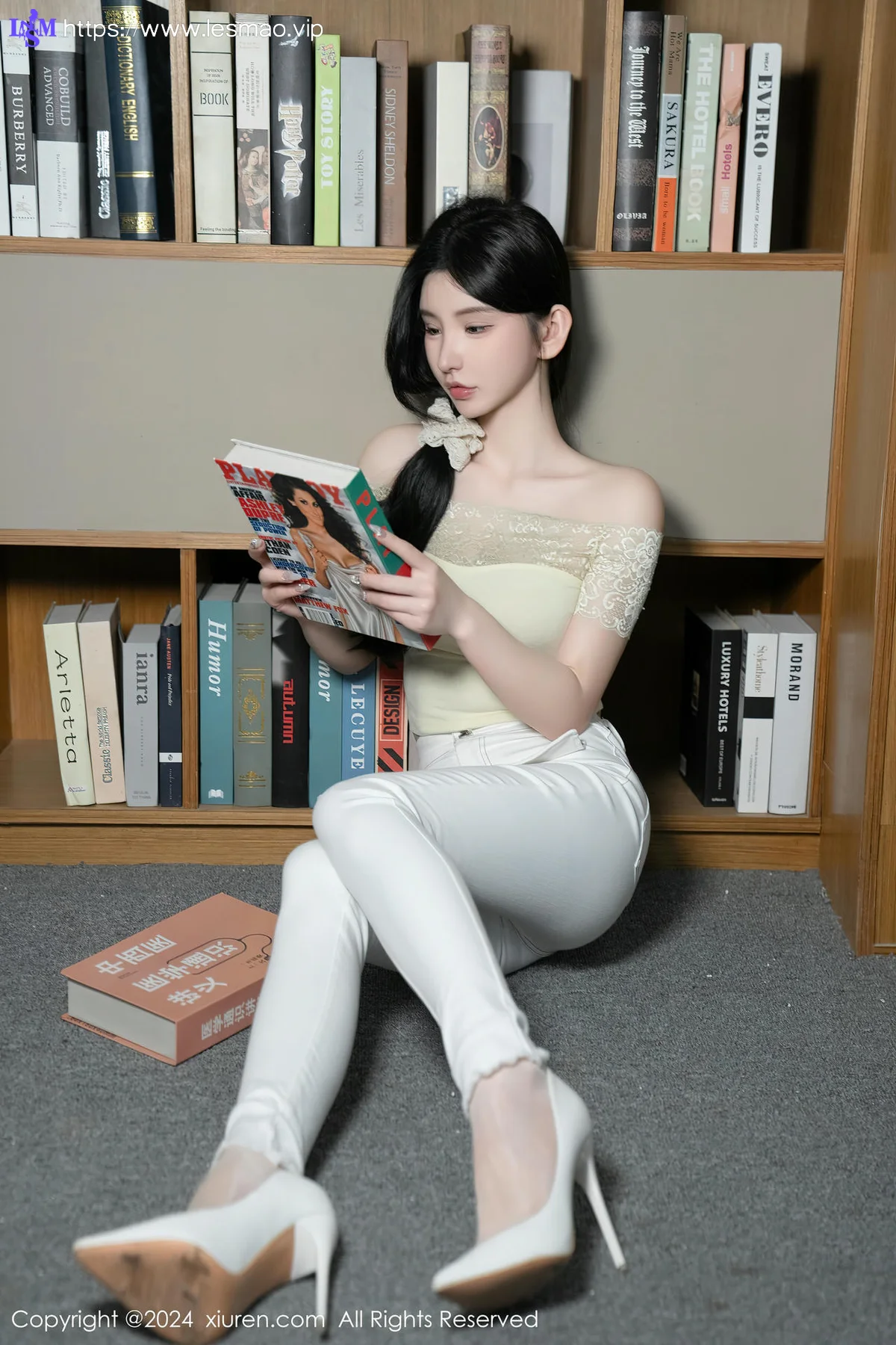 XiuRen 秀人 No.8633 周于希Sally 主题《图书馆隐秘的角落》长白山旅拍33 - 24