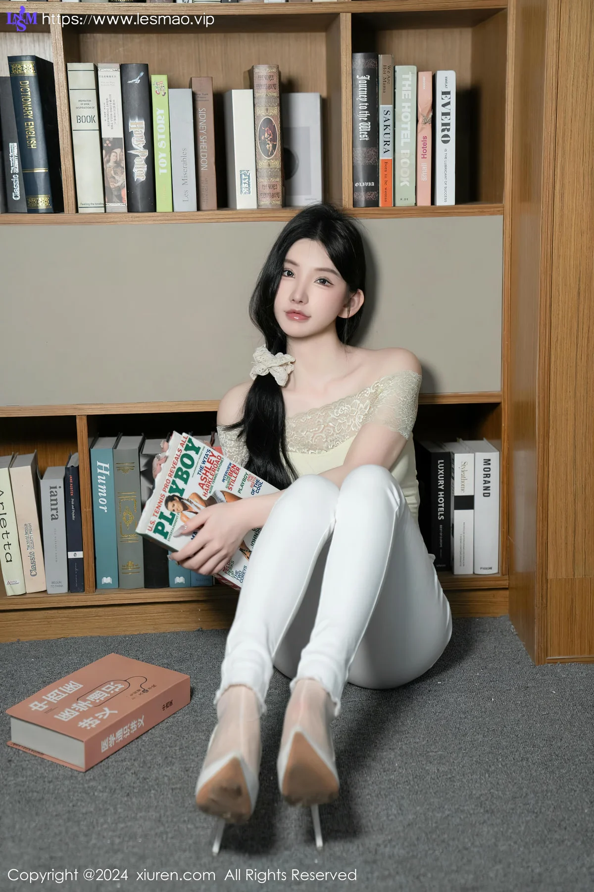 XiuRen 秀人 No.8633 周于希Sally 主题《图书馆隐秘的角落》长白山旅拍33 - 26