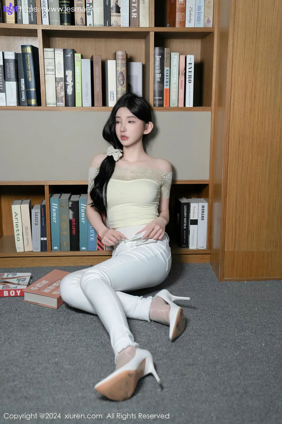 XiuRen 秀人 No.8633 周于希Sally 主题《图书馆隐秘的角落》长白山旅拍33 - 30
