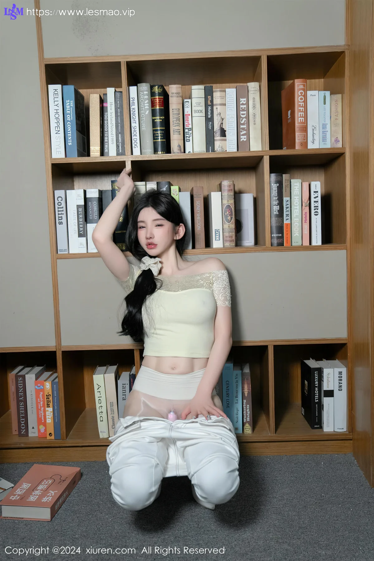 XiuRen 秀人 No.8633 周于希Sally 主题《图书馆隐秘的角落》长白山旅拍33 - 57