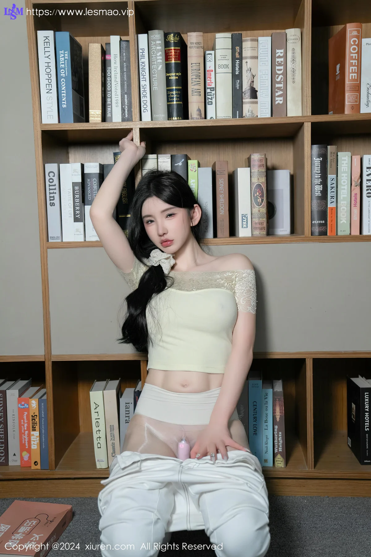 XiuRen 秀人 No.8633 周于希Sally 主题《图书馆隐秘的角落》长白山旅拍33 - 58