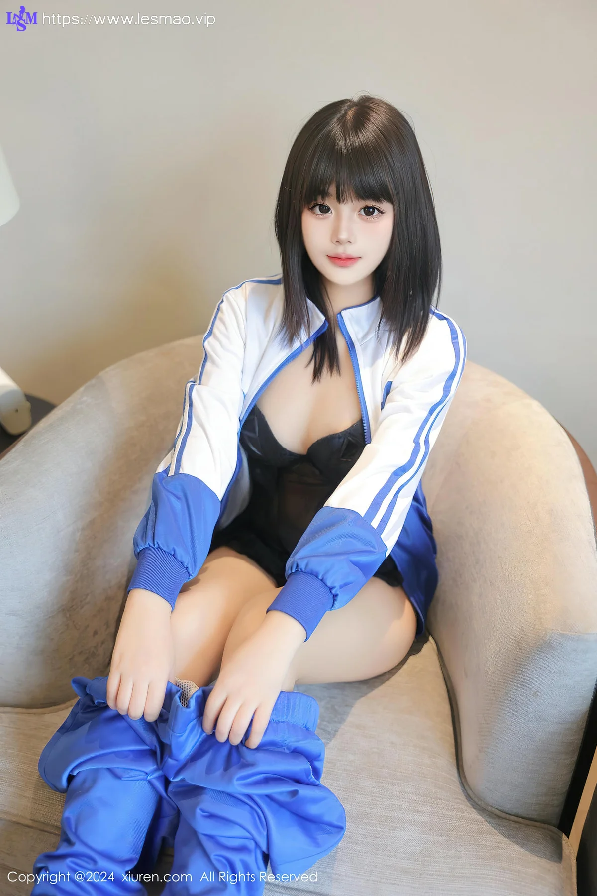 XiuRen 秀人 No.8647 徐若兮学生装搭配性感写真 - 17